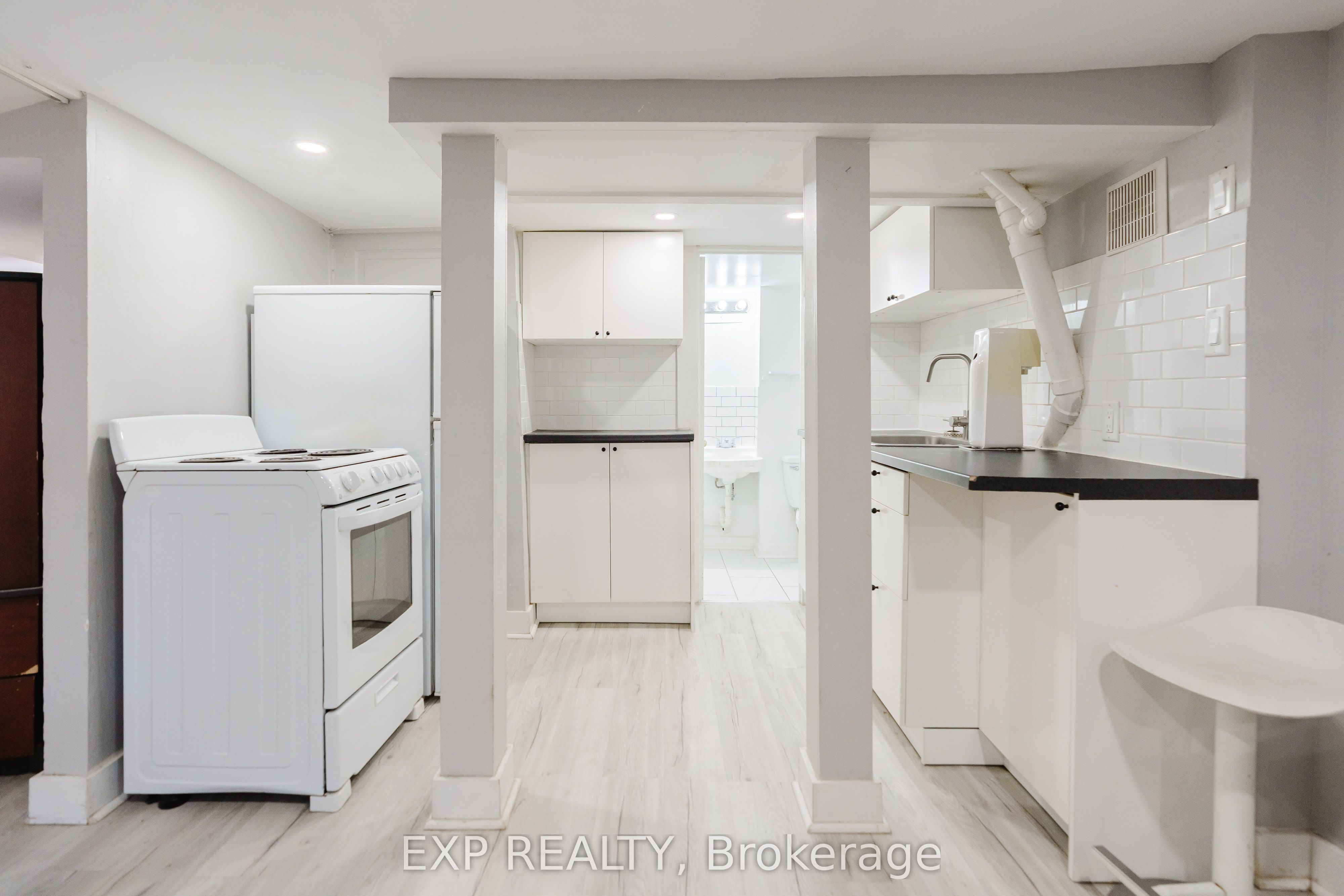 514 Lyon Street N Property Photo 17