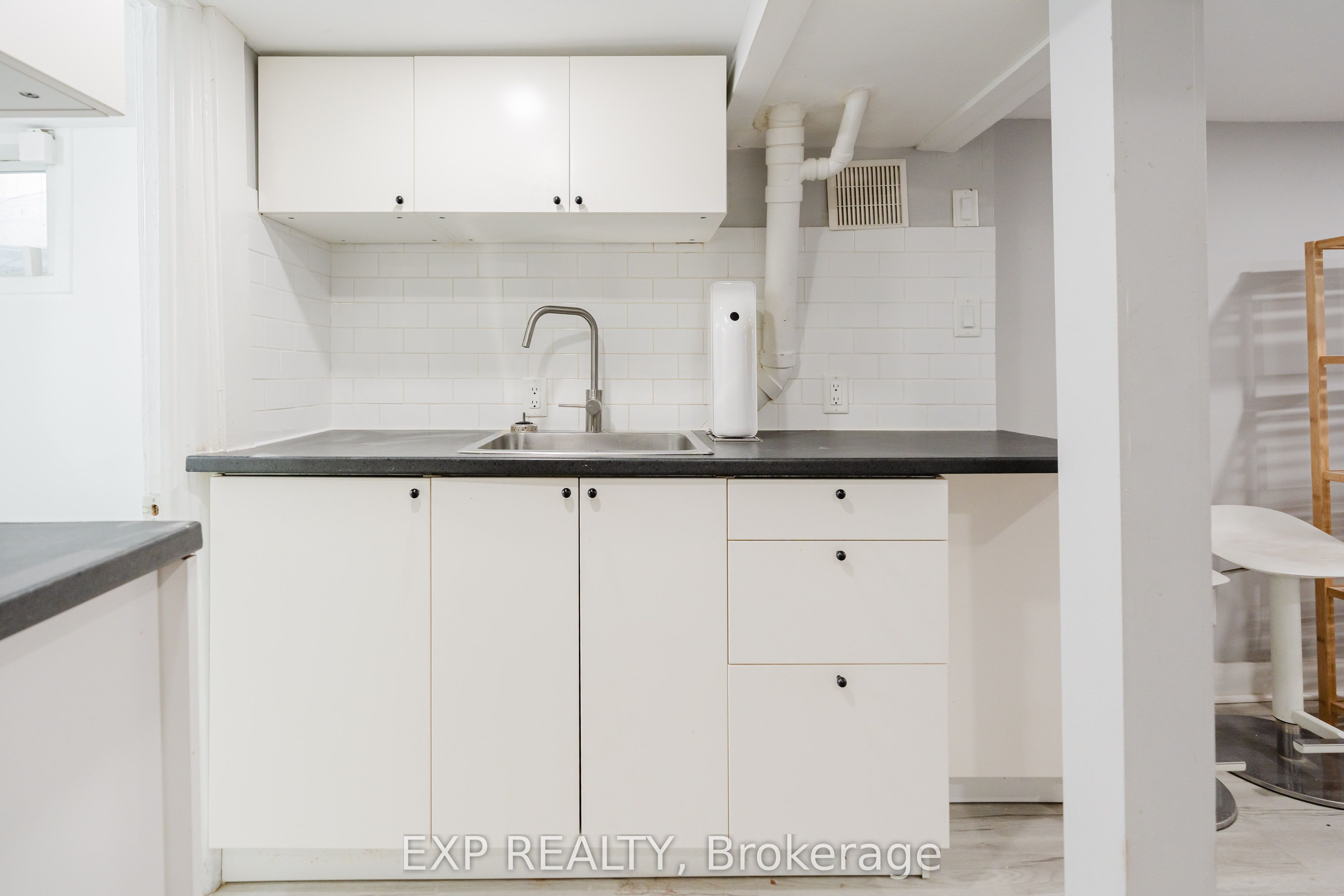 514 Lyon Street N Property Photo 18