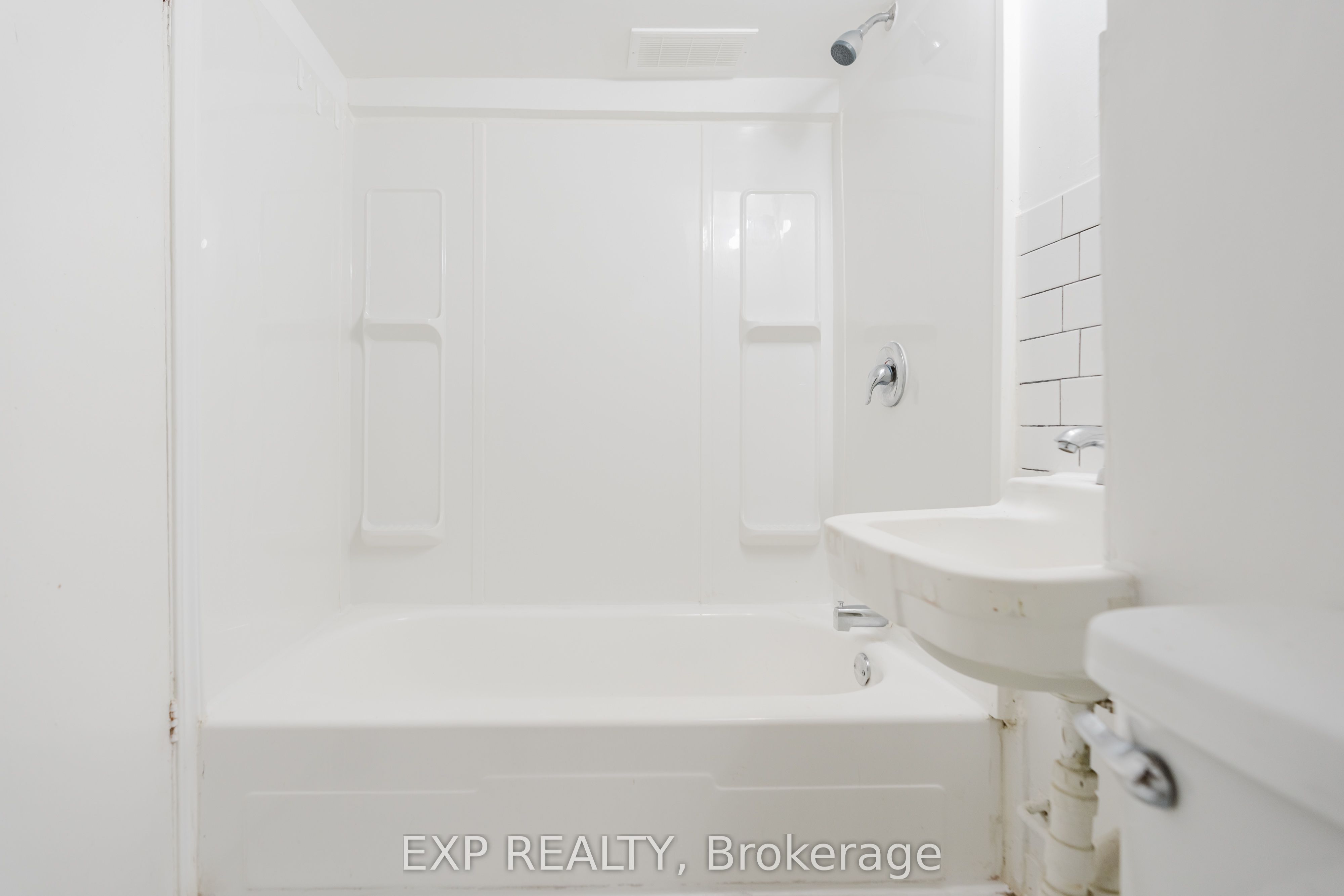 514 Lyon Street N Property Photo 21