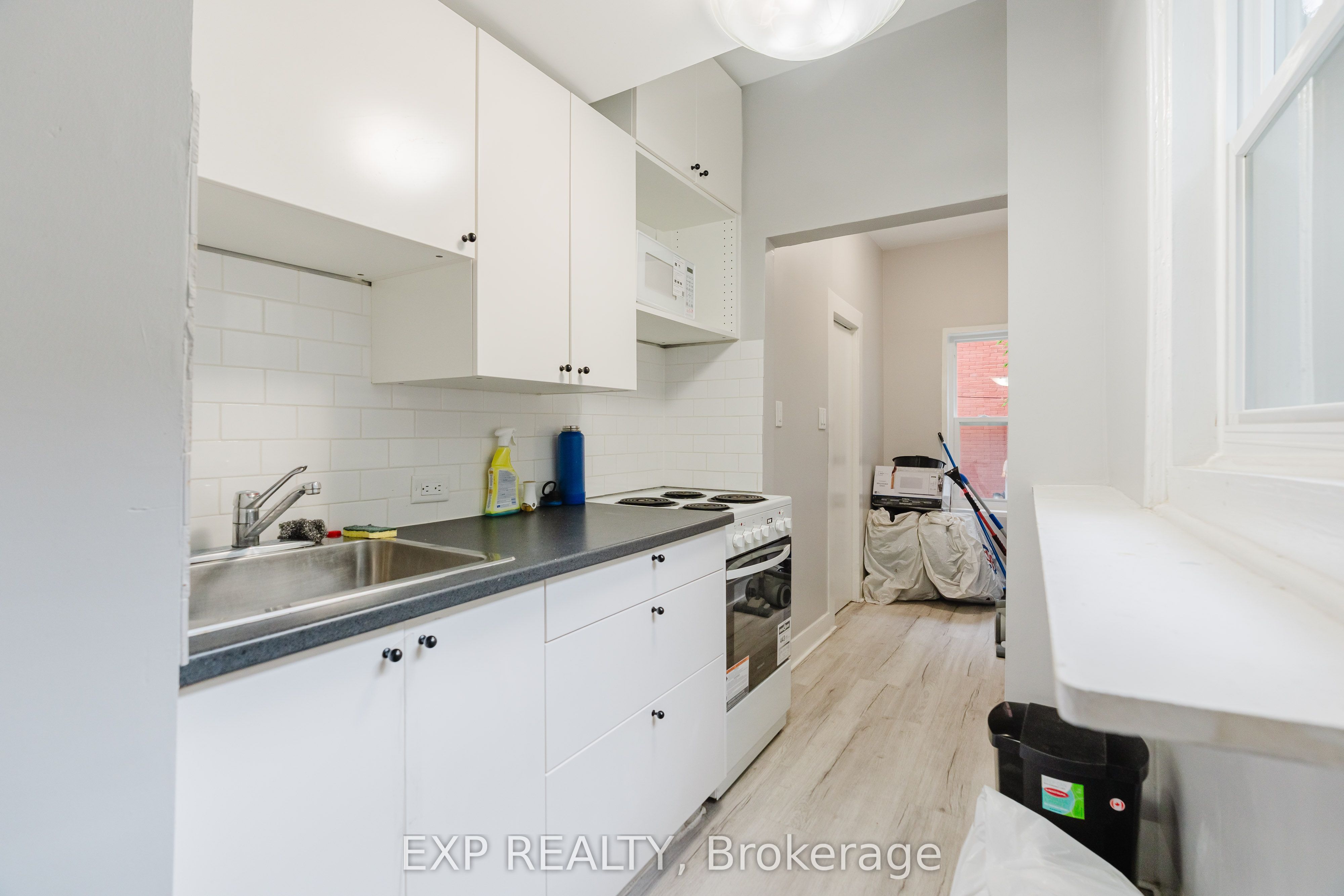 514 Lyon Street N Property Photo 32
