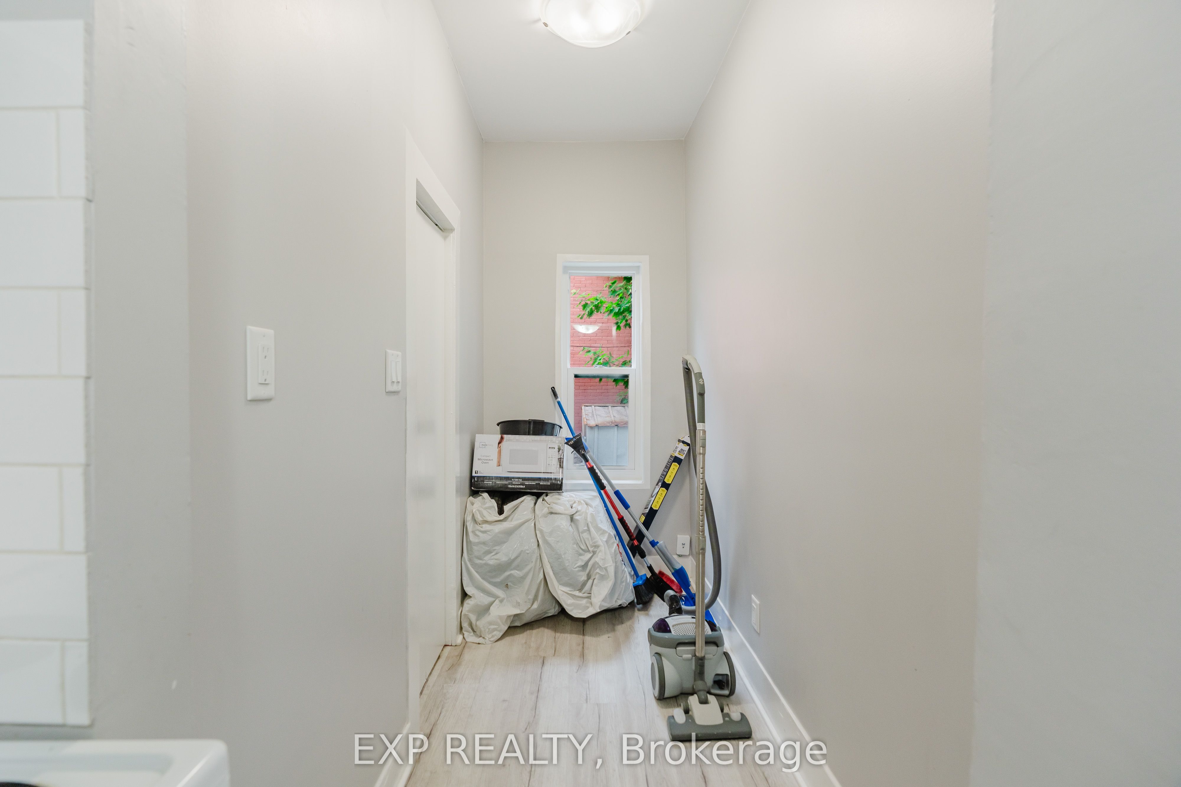 514 Lyon Street N Property Photo 34