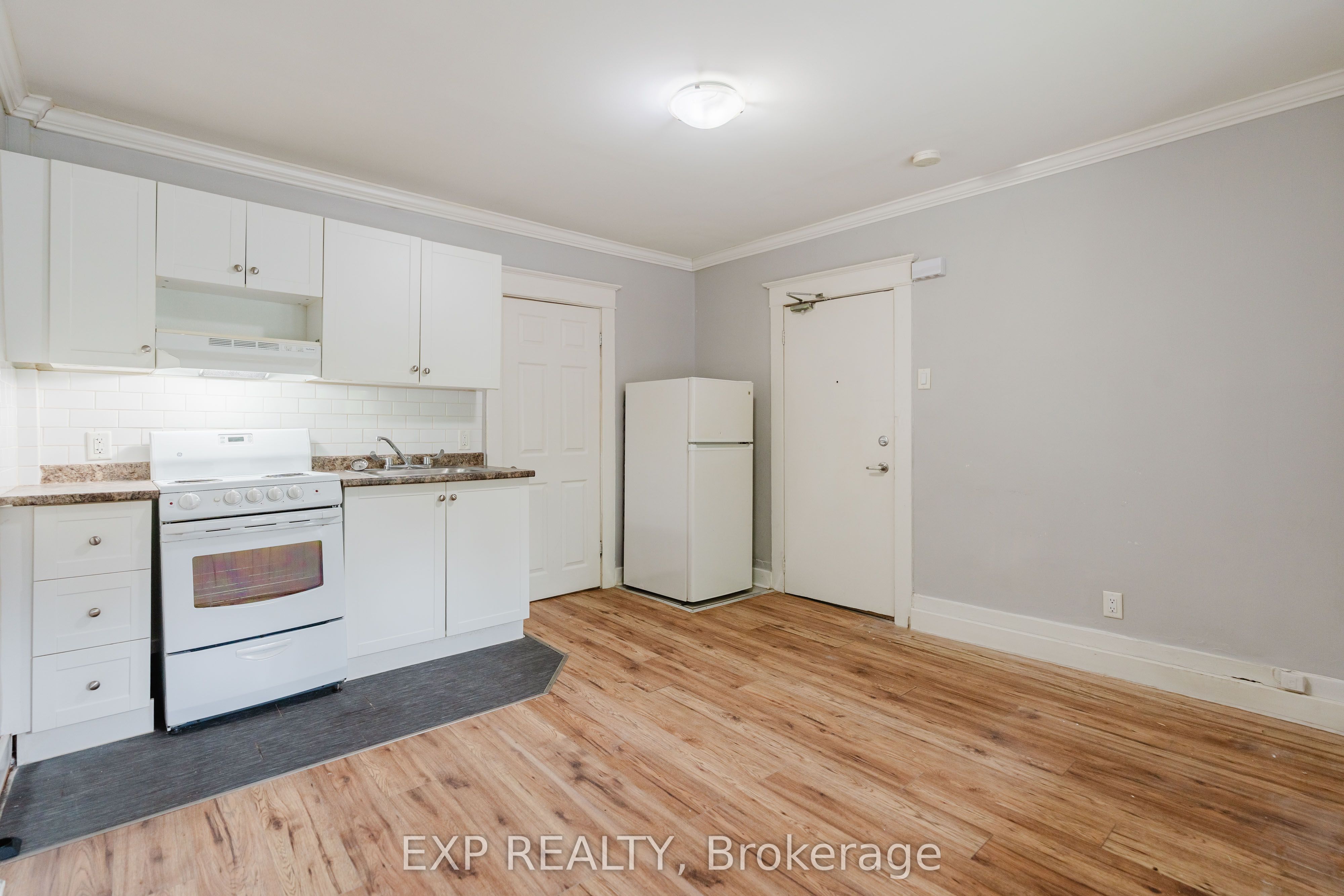 514 Lyon Street N Property Photo 38