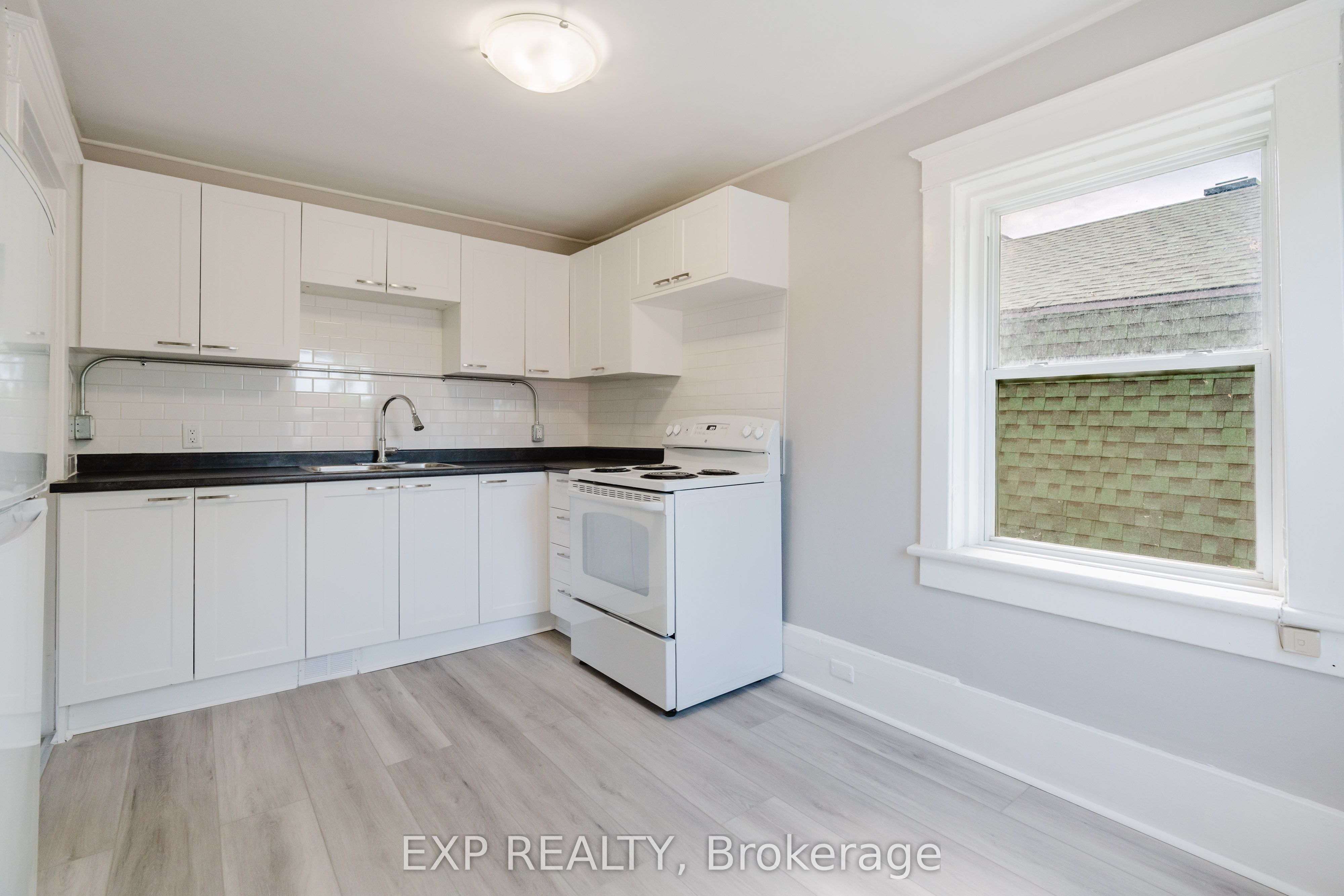 514 Lyon Street N Property Photo 43