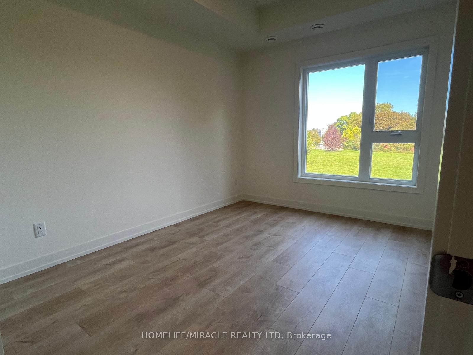 16 Melbourne Avenue 209b Property Photo 4