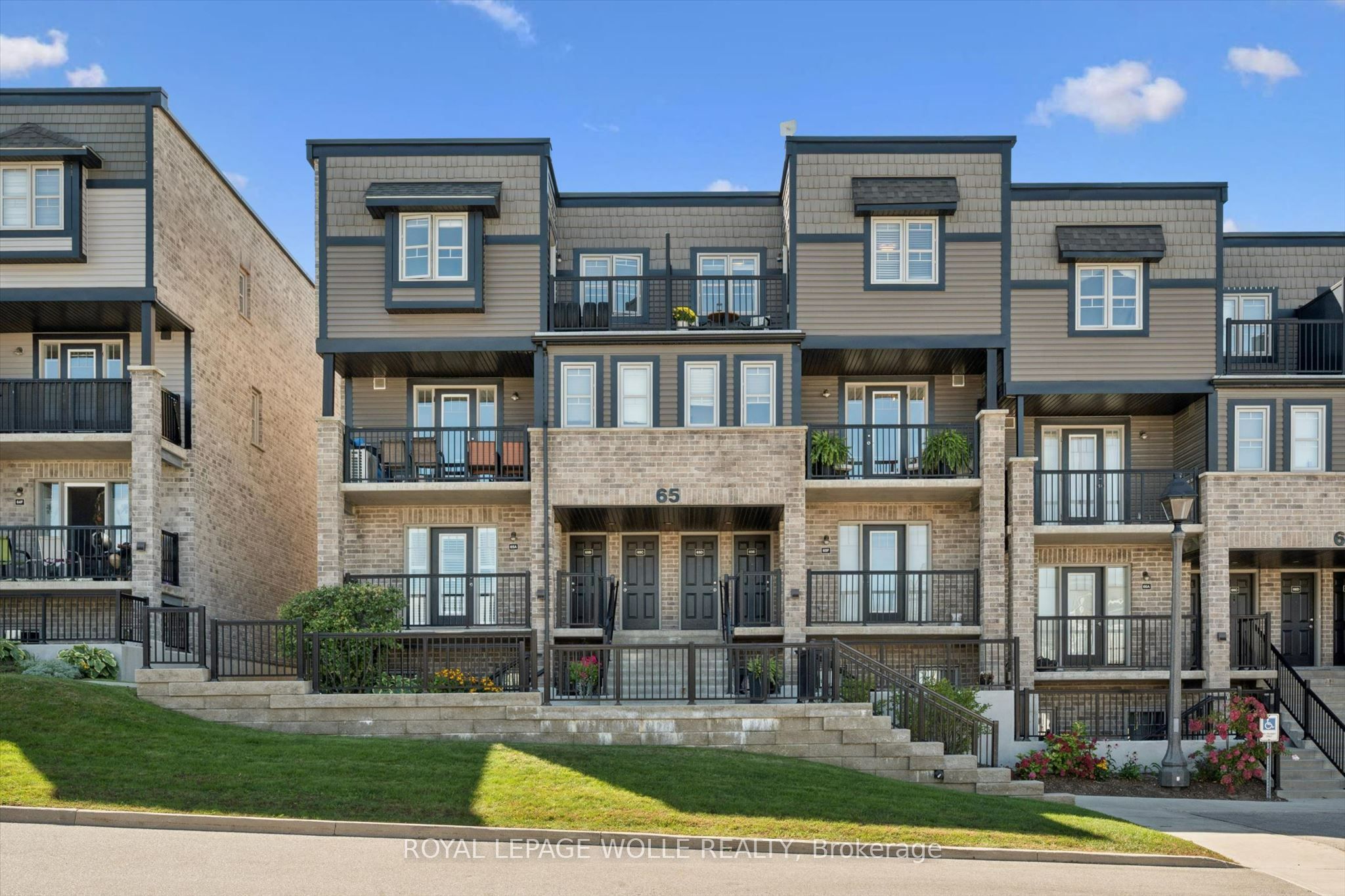 1989 Ottawa Street S 65e Property Photo 1