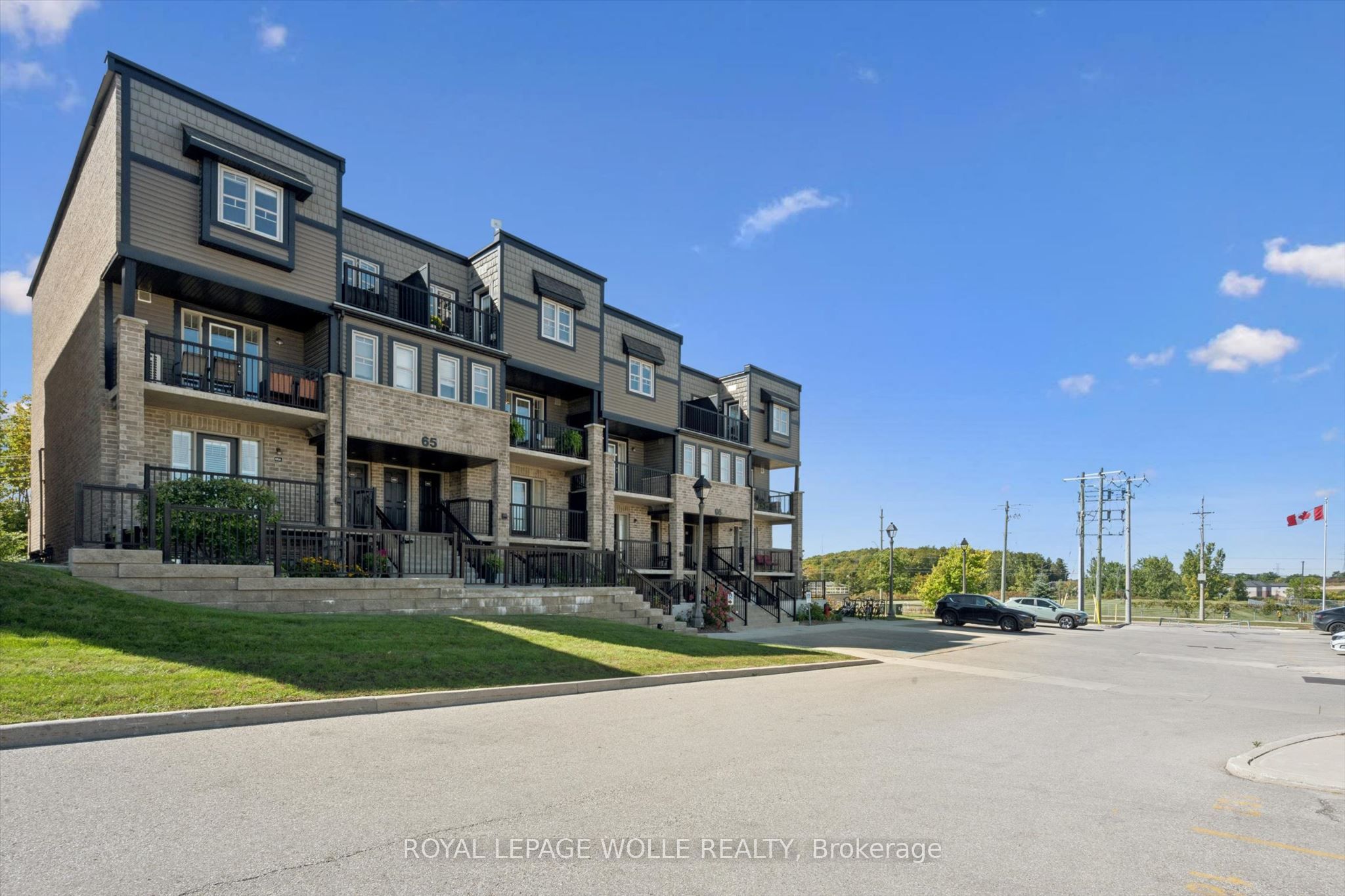 1989 Ottawa Street S 65e Property Photo 3