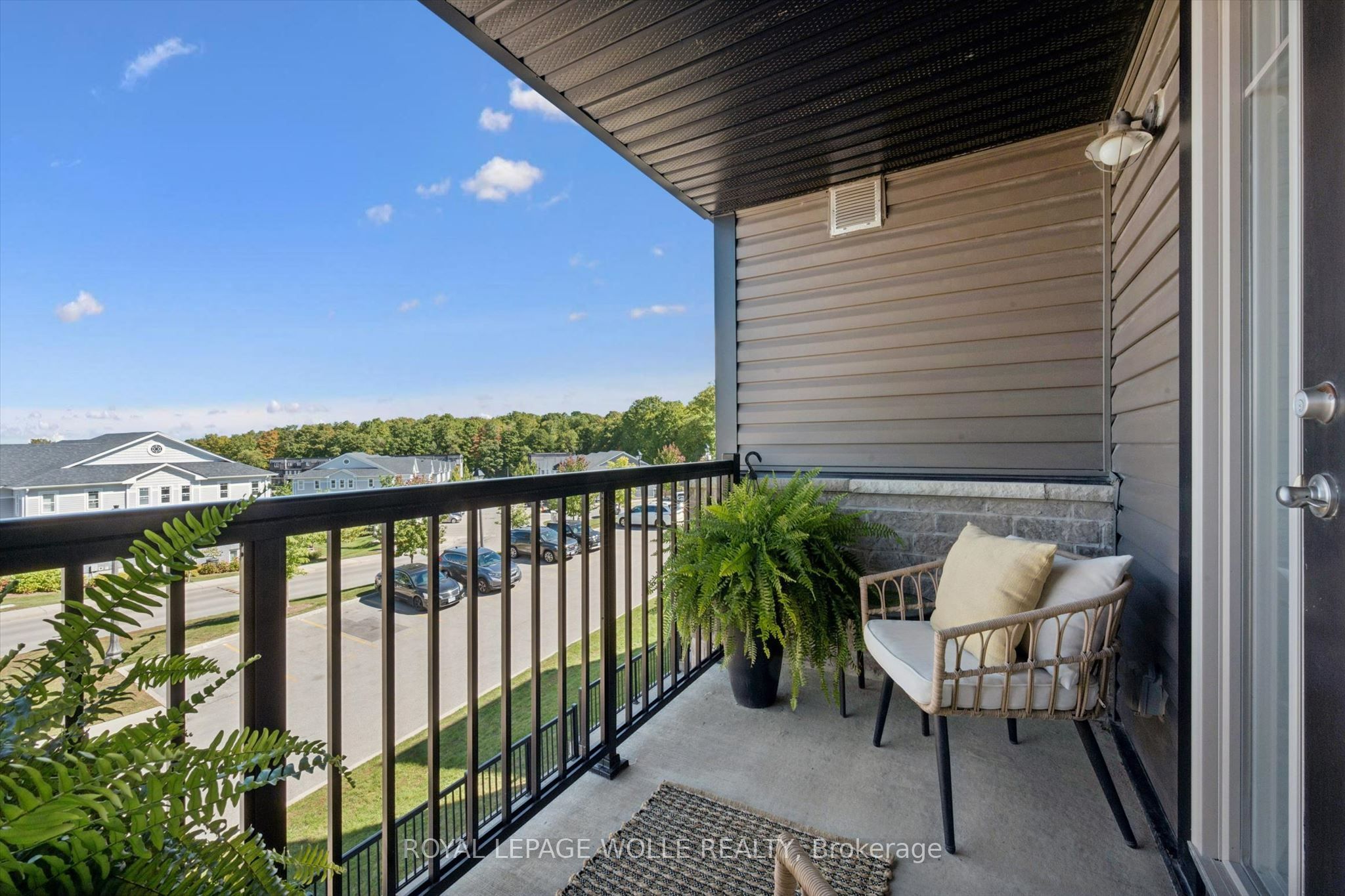 1989 Ottawa Street S 65e Property Photo 15