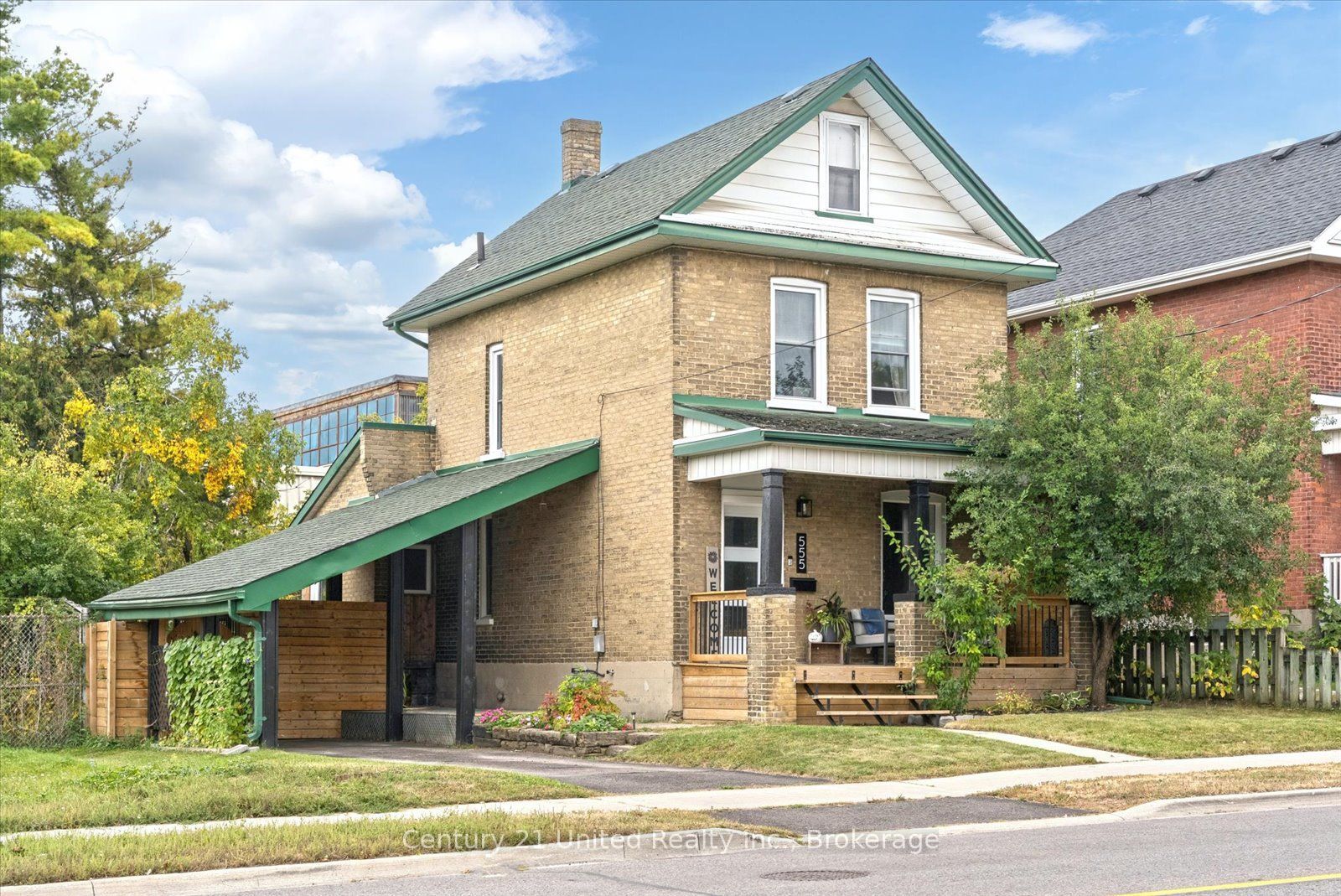 555 Romaine Street Property Photo 1