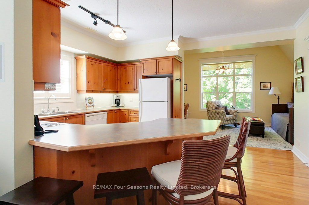 184 Snowbridge Way 201 Property Photo 9