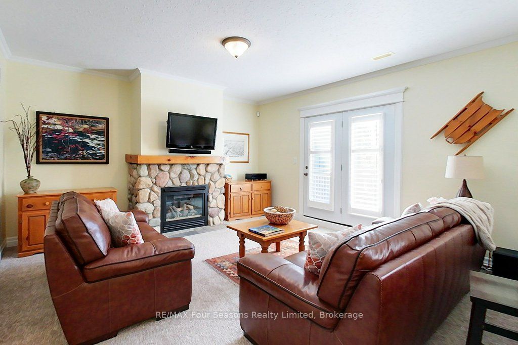 184 Snowbridge Way 201 Property Photo 10