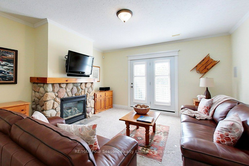 184 Snowbridge Way 201 Property Photo 11