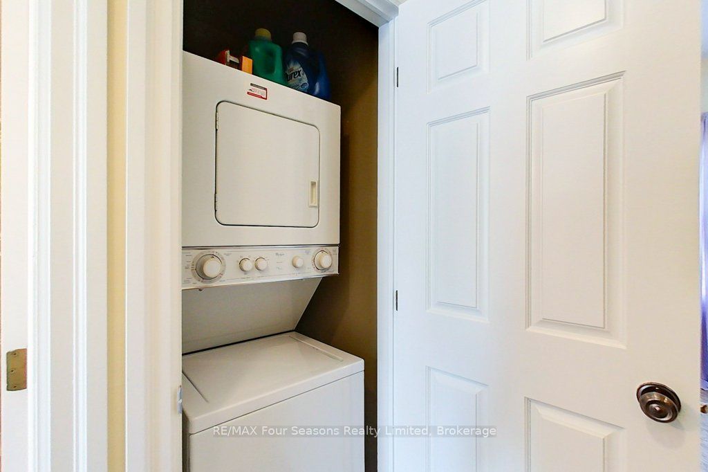 184 Snowbridge Way 201 Property Photo 16