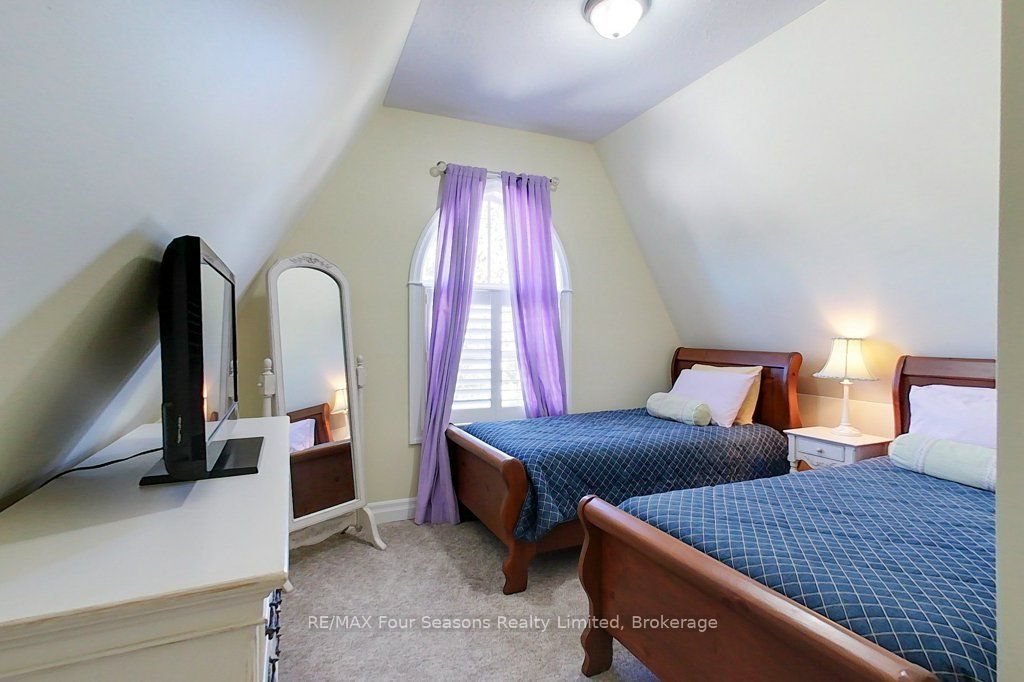 184 Snowbridge Way 201 Property Photo 19