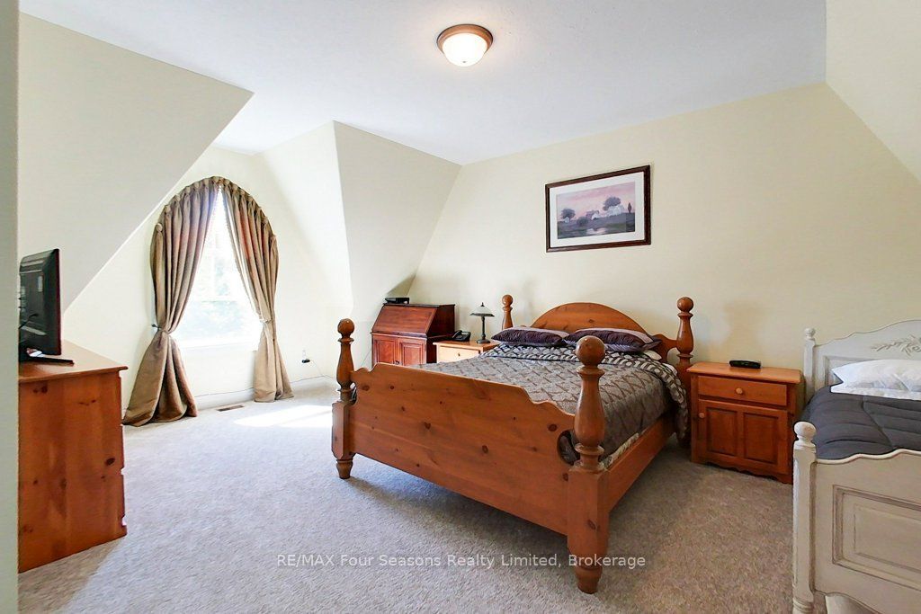 184 Snowbridge Way 201 Property Photo 23
