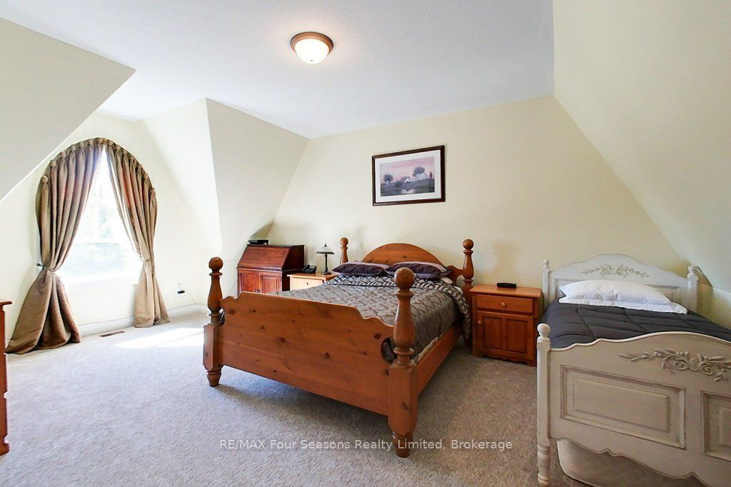 184 Snowbridge Way 201 Property Photo 24