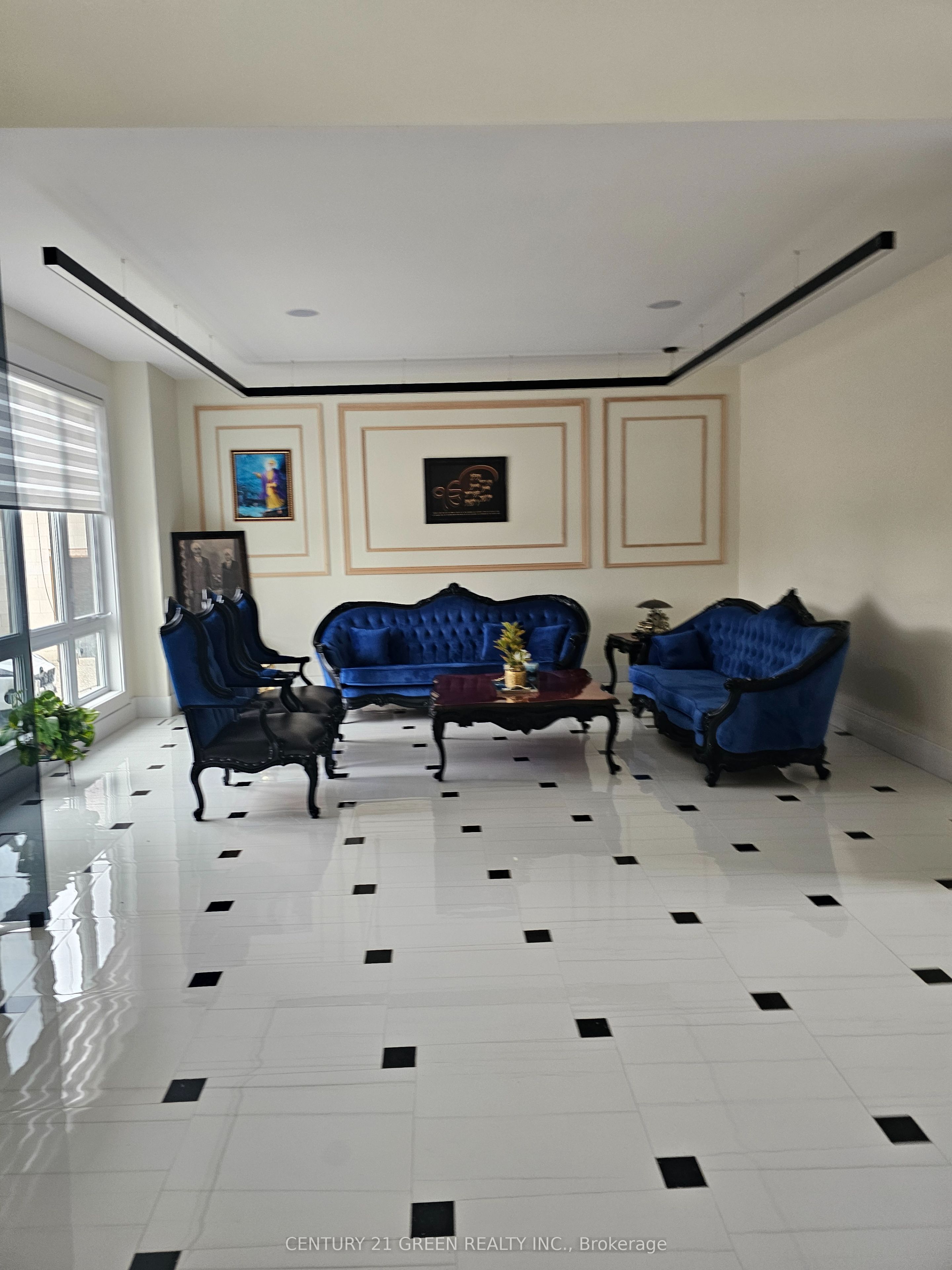 674525 Hurontario Street Property Photo 7