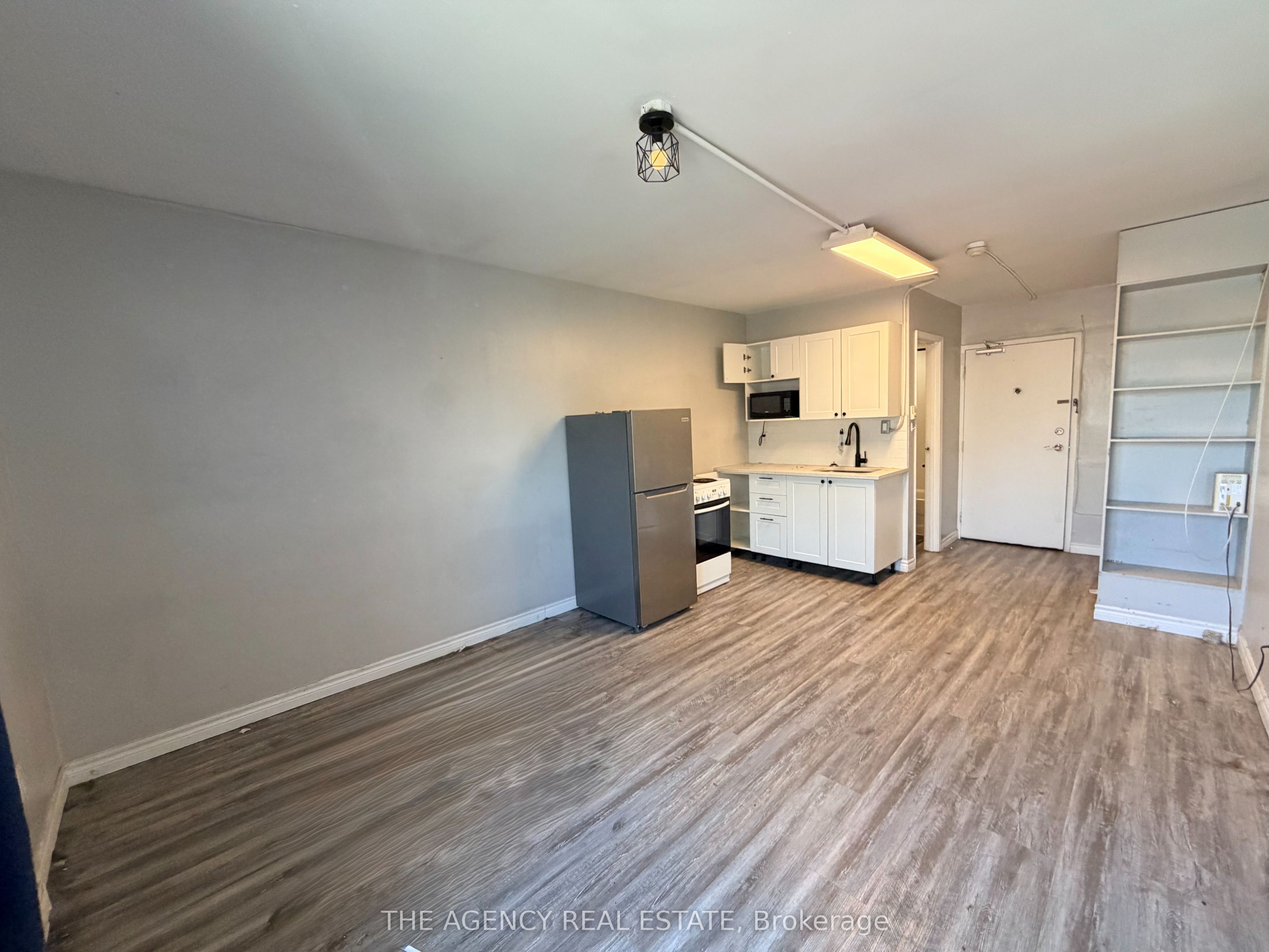 91 Thames Street S 306 Property Photo 5