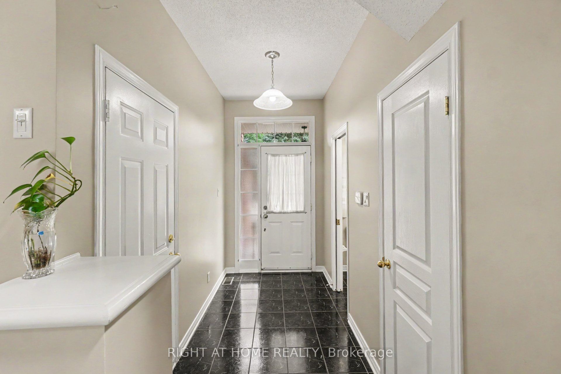 623 Wild Shore Crescent Property Photo 3