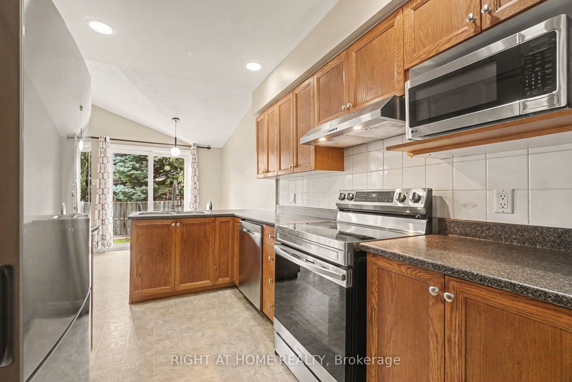 623 Wild Shore Crescent Property Photo 12