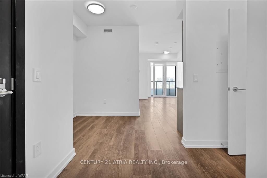 5 Wellington Street S 907 Property Photo 4
