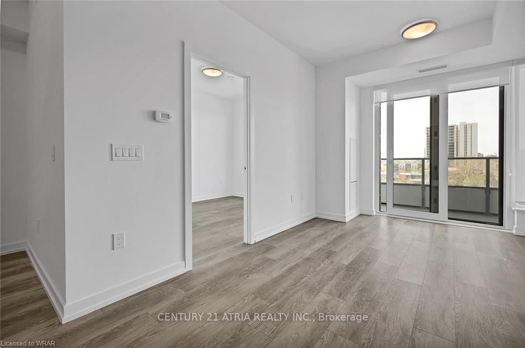 5 Wellington Street S 907 Property Photo 5