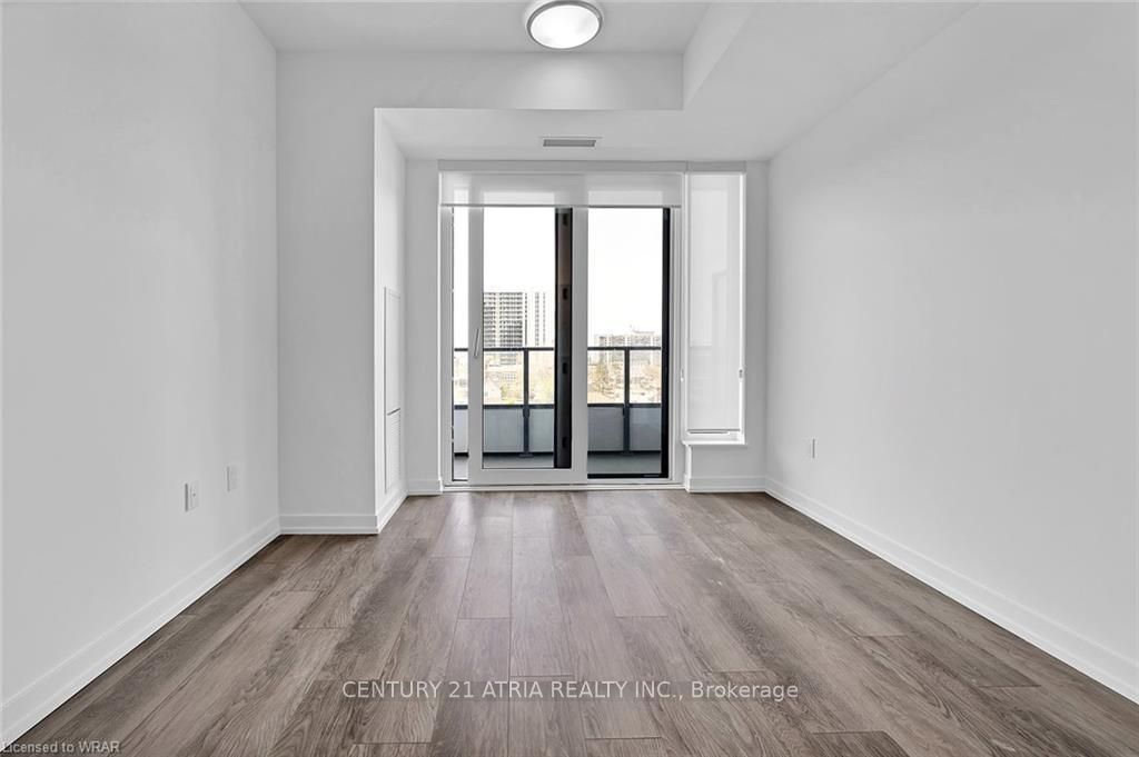5 Wellington Street S 907 Property Photo 6