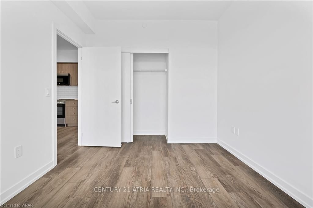 5 Wellington Street S 907 Property Photo 8