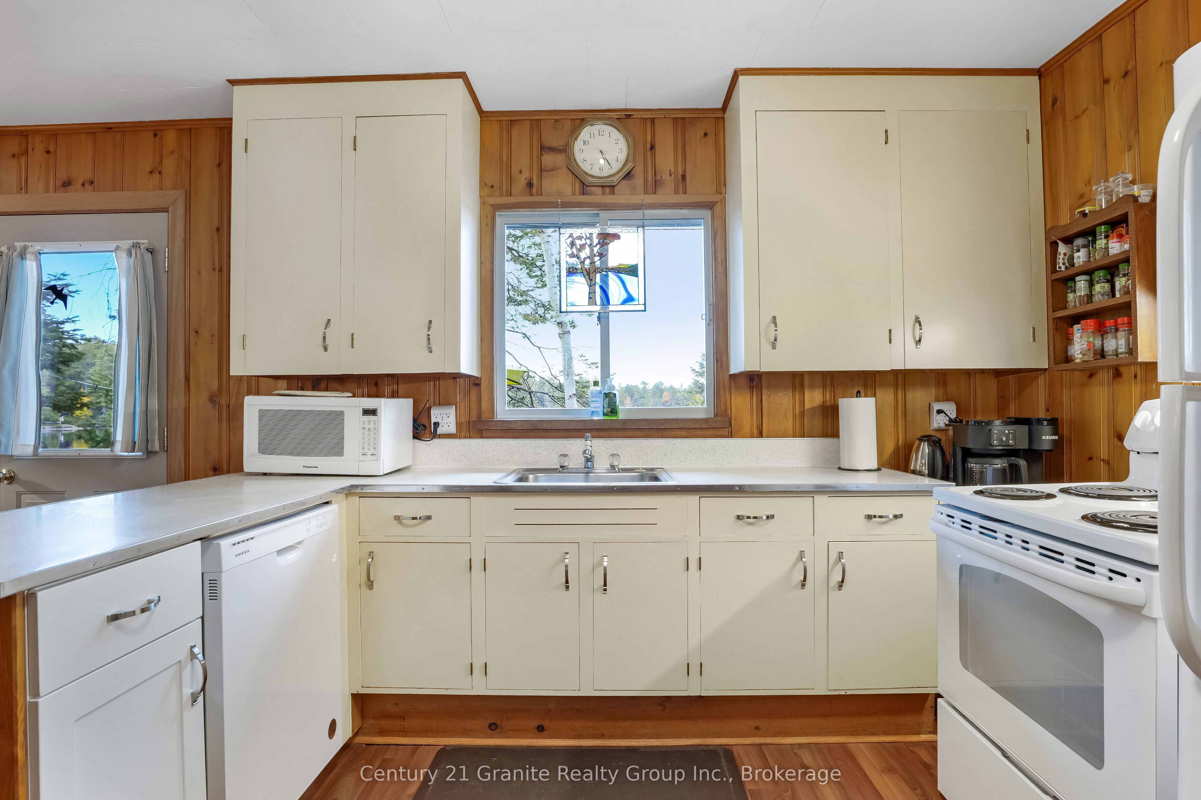 4175 Elephant Lake Road Property Photo 12