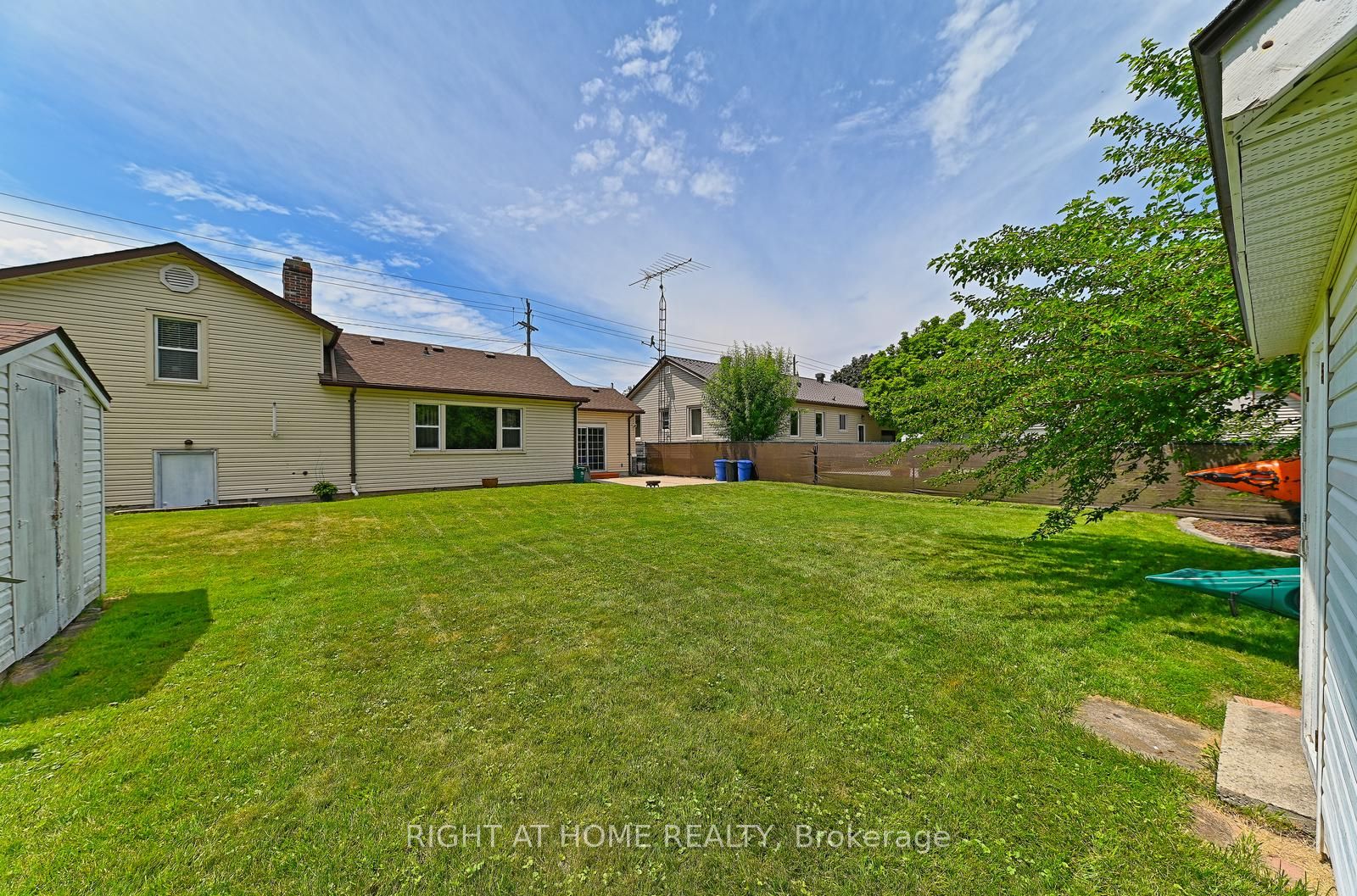 446 Geneva Street Property Photo 7