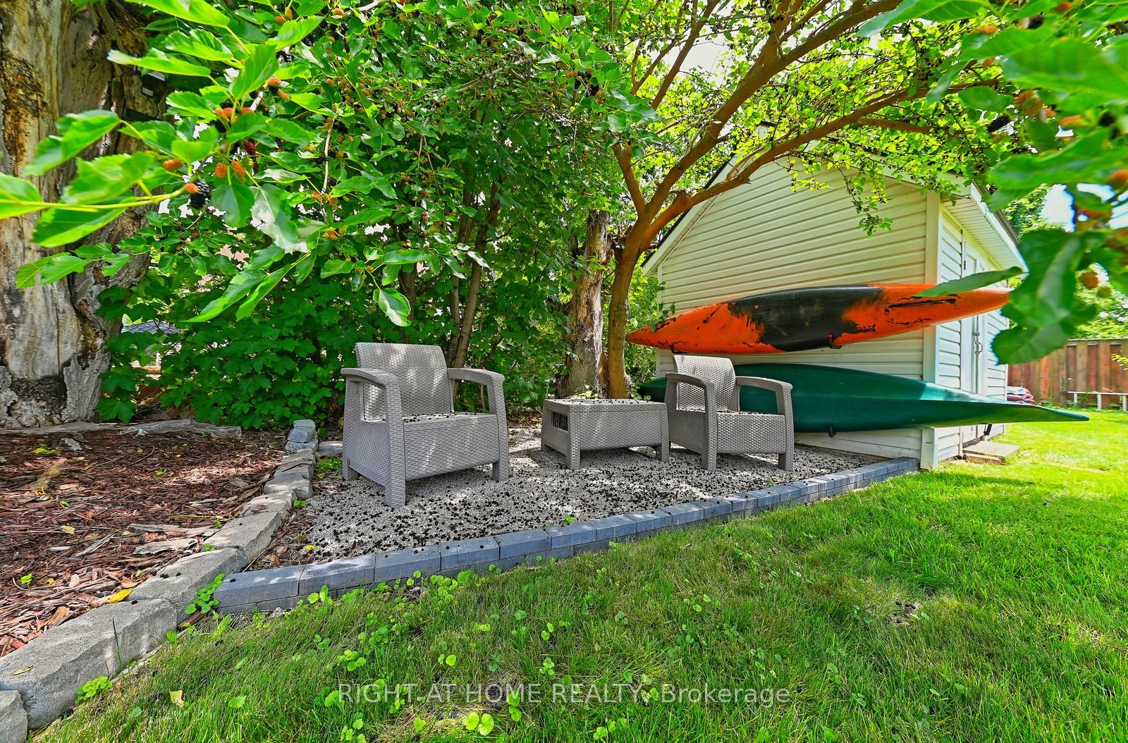 446 Geneva Street Property Photo 8