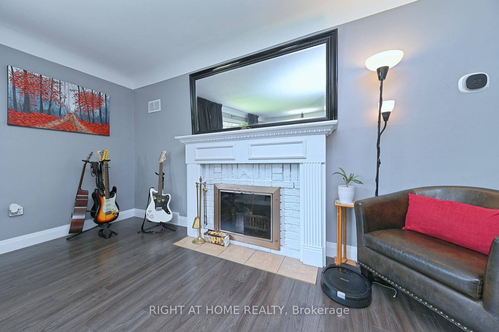 446 Geneva Street Property Photo 16