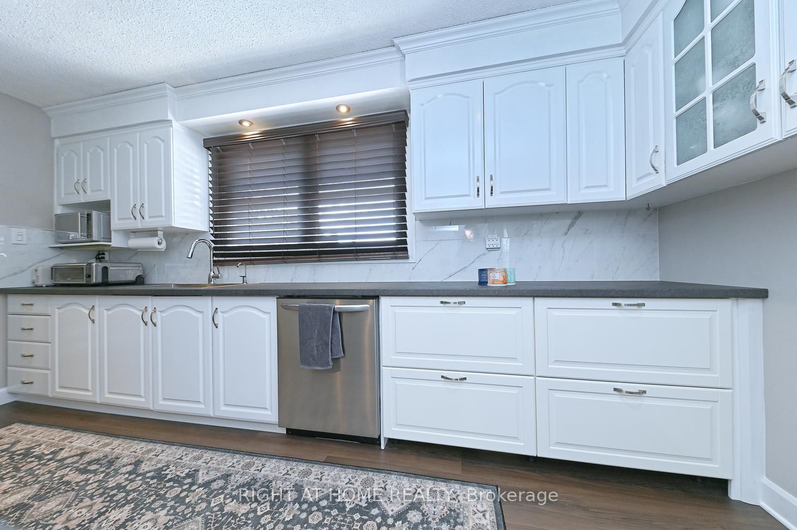 446 Geneva Street Property Photo 21