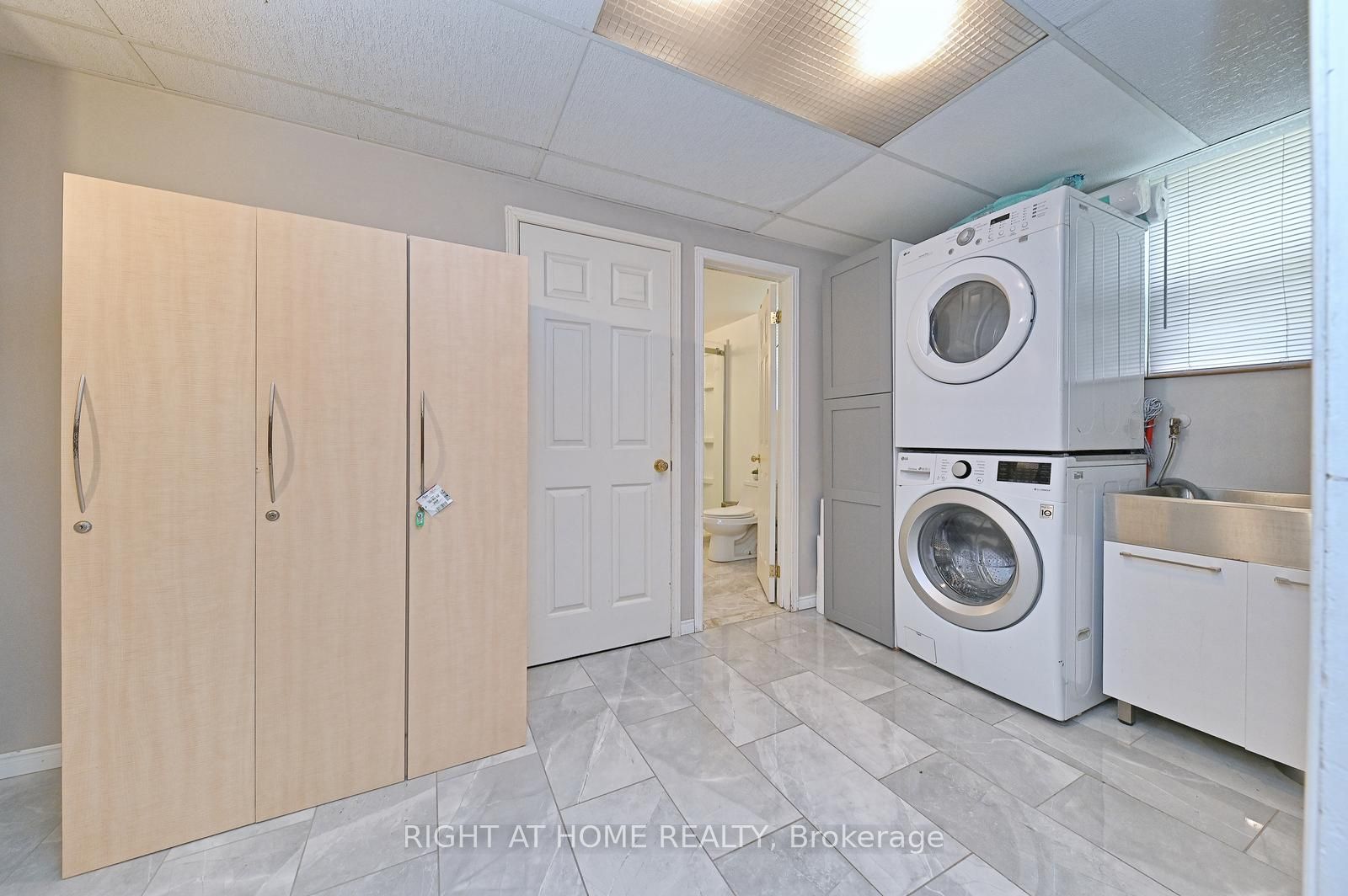 446 Geneva Street Property Photo 31