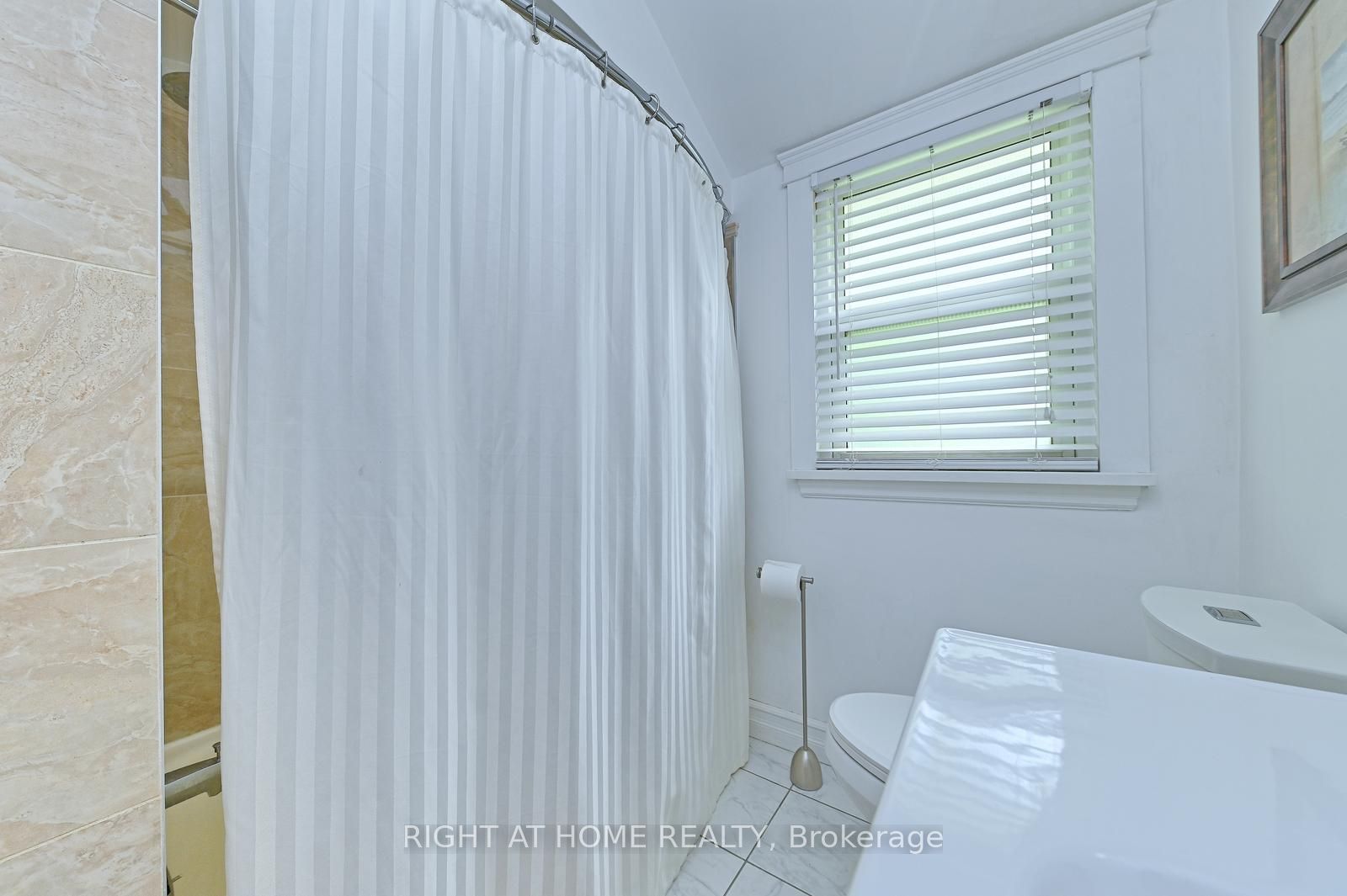 446 Geneva Street Property Photo 37