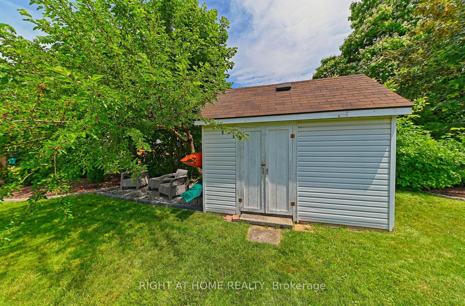 446 Geneva Street Property Photo 41