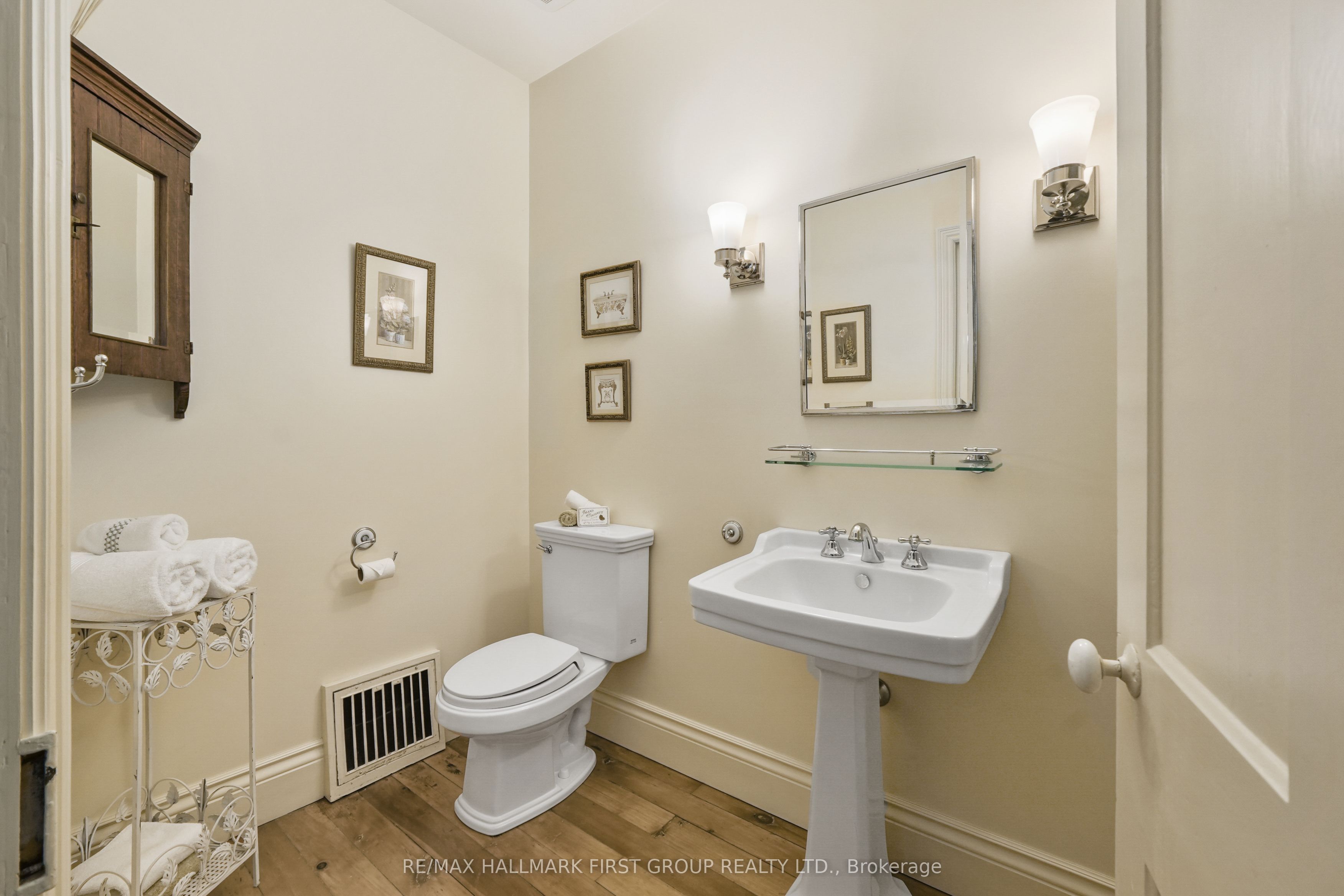 4 North Street Property Photo 26