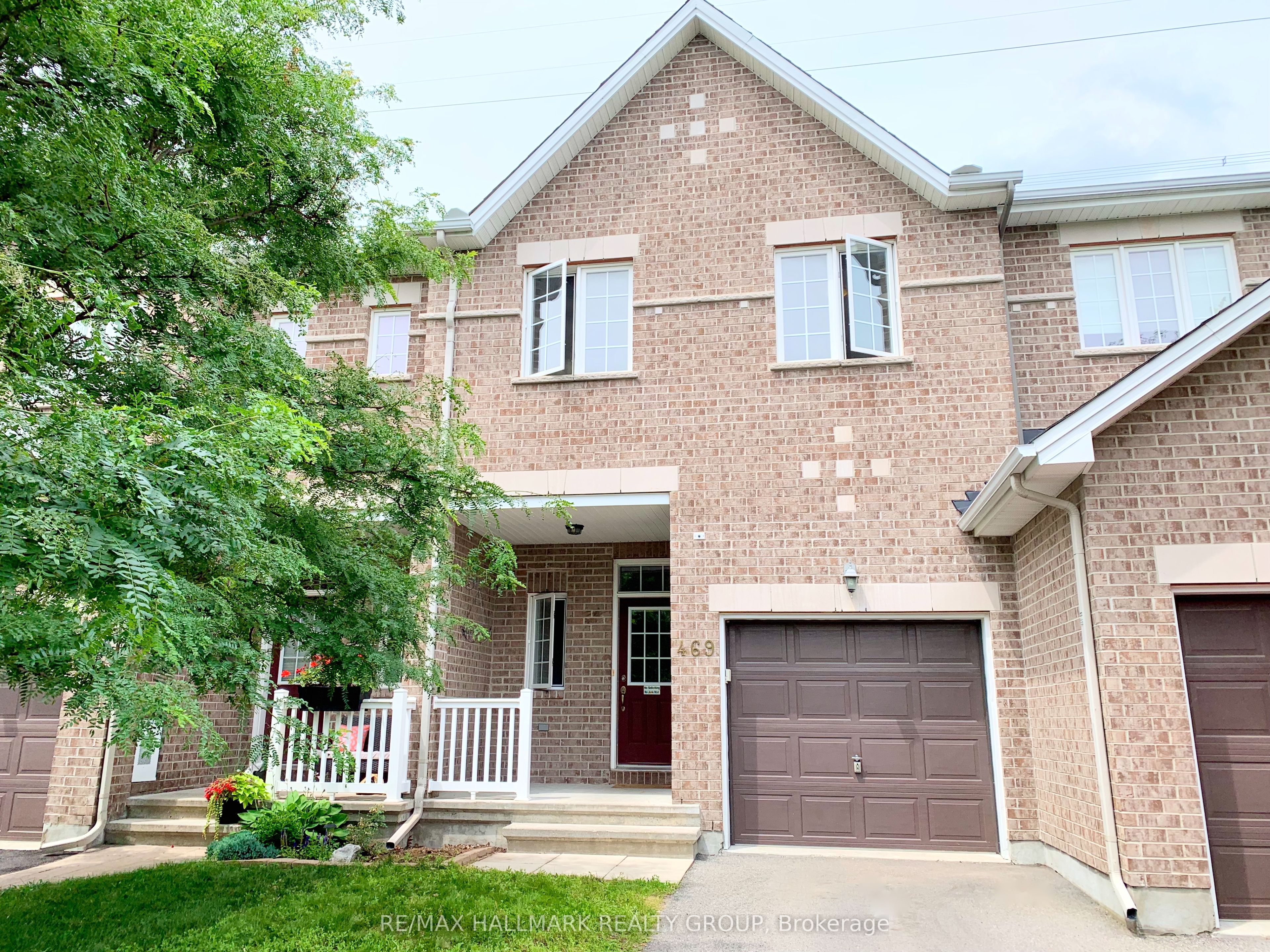 469 Foxhall Way Property Photo 2