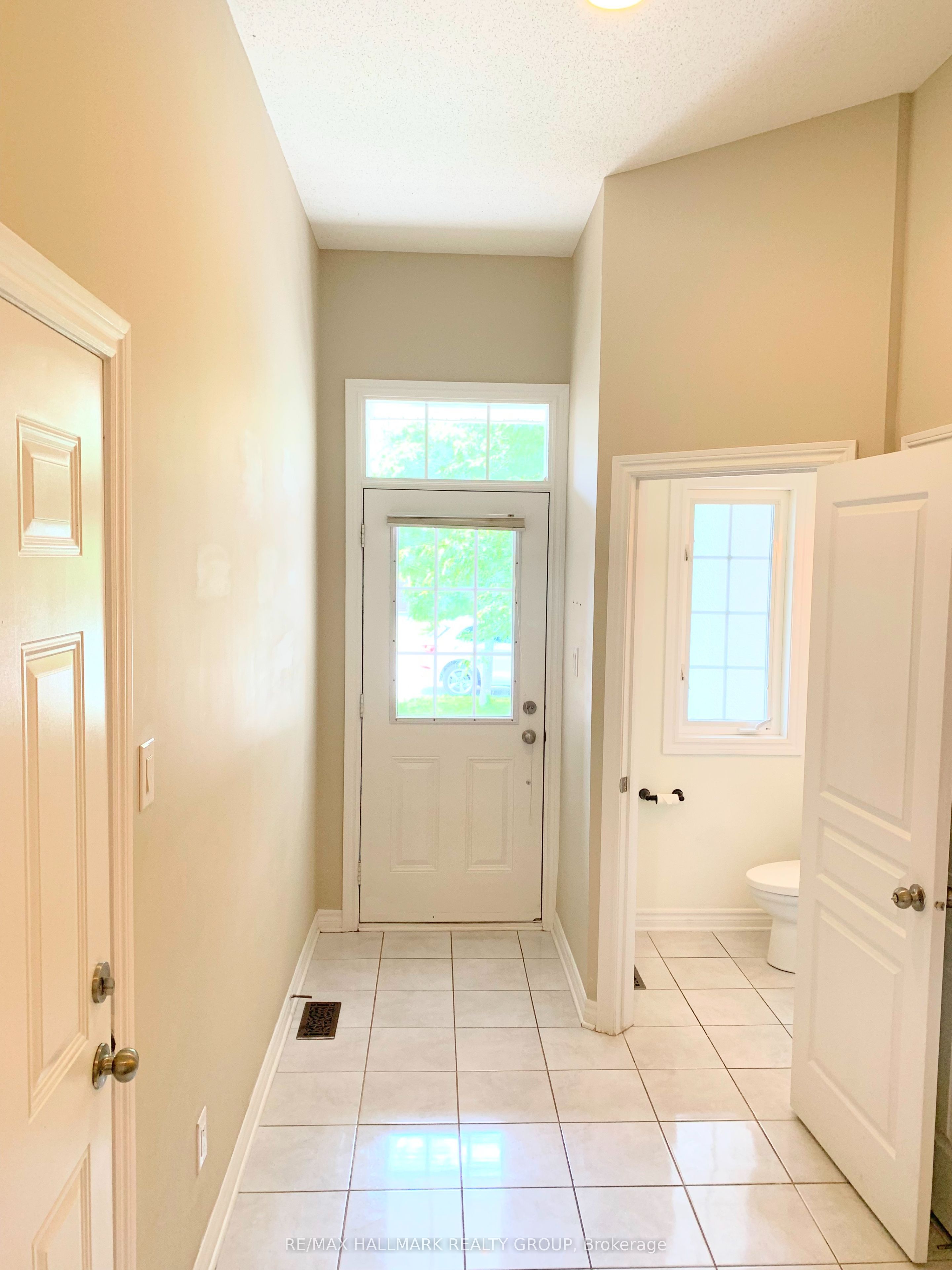 469 Foxhall Way Property Photo 3
