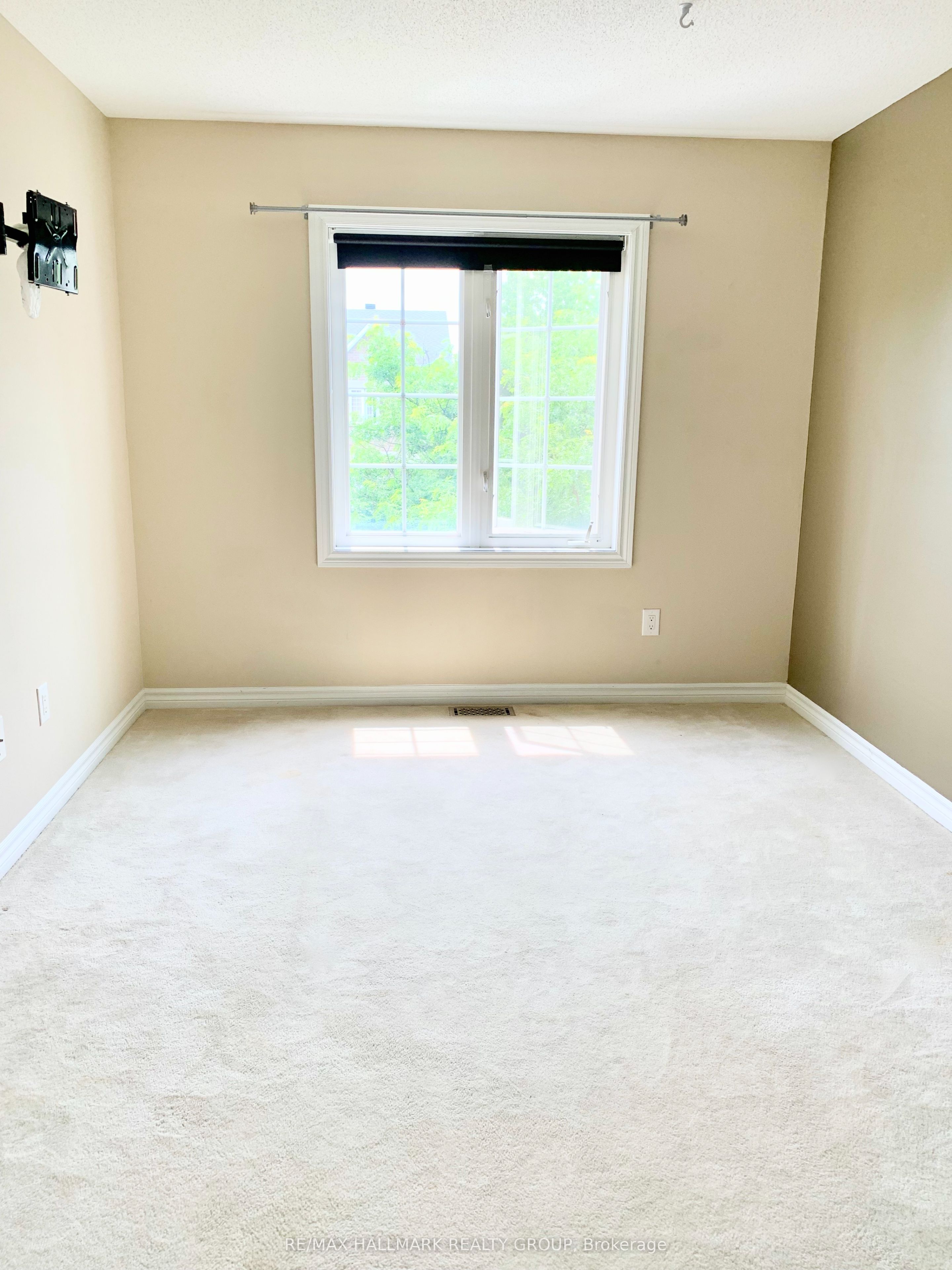 469 Foxhall Way Property Photo 17
