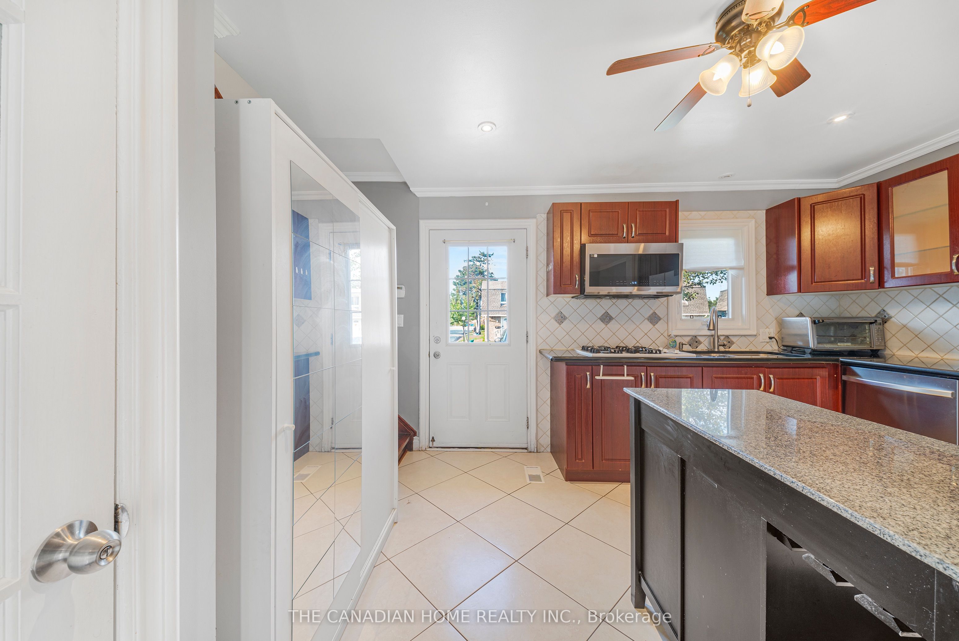 131 Rockwood Avenue 60 Property Photo 5