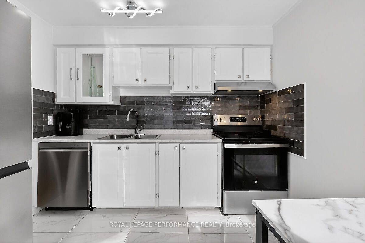 42 Compata Way 28 Property Photo 6