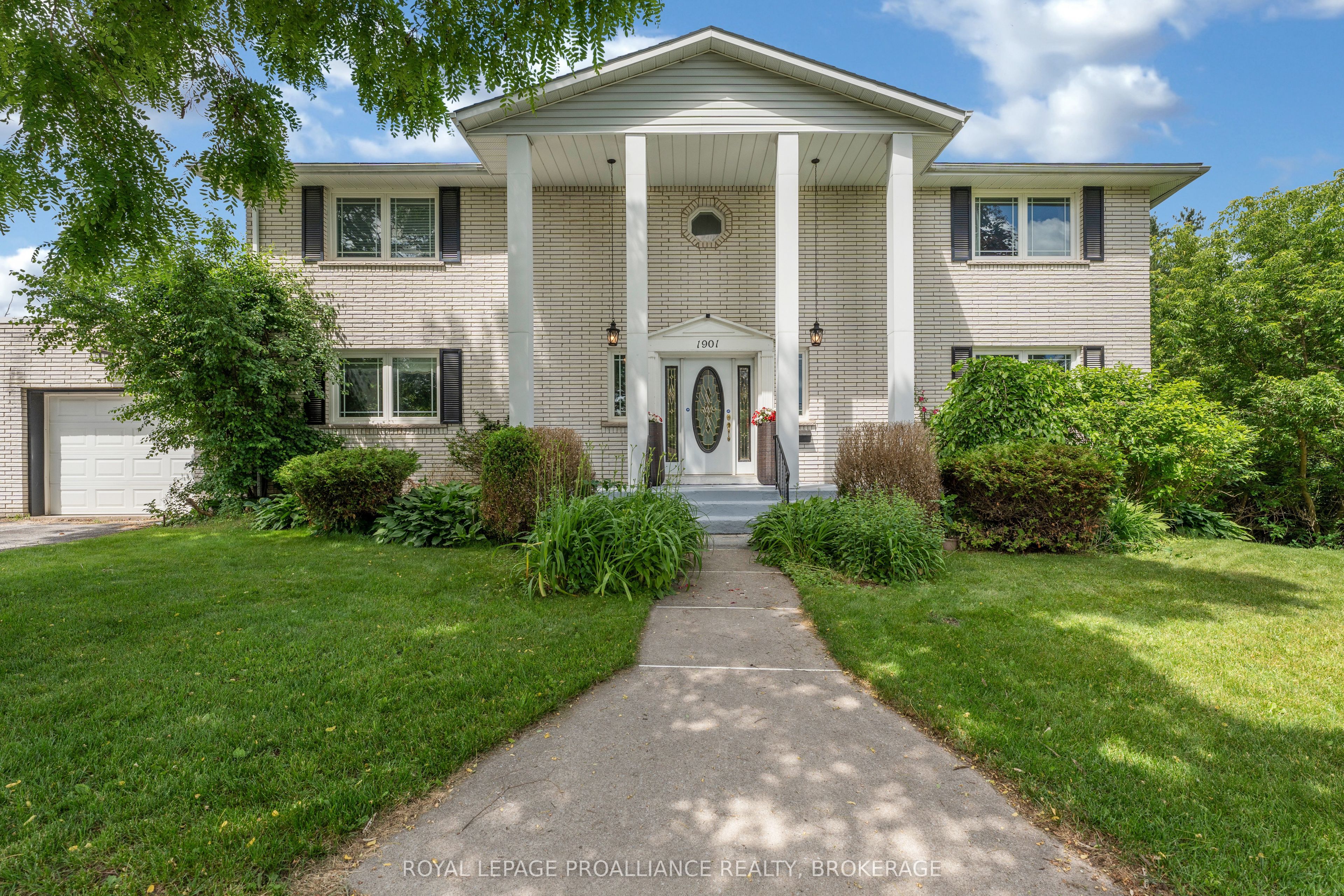 1901 Sydenham Road Property Photo 1