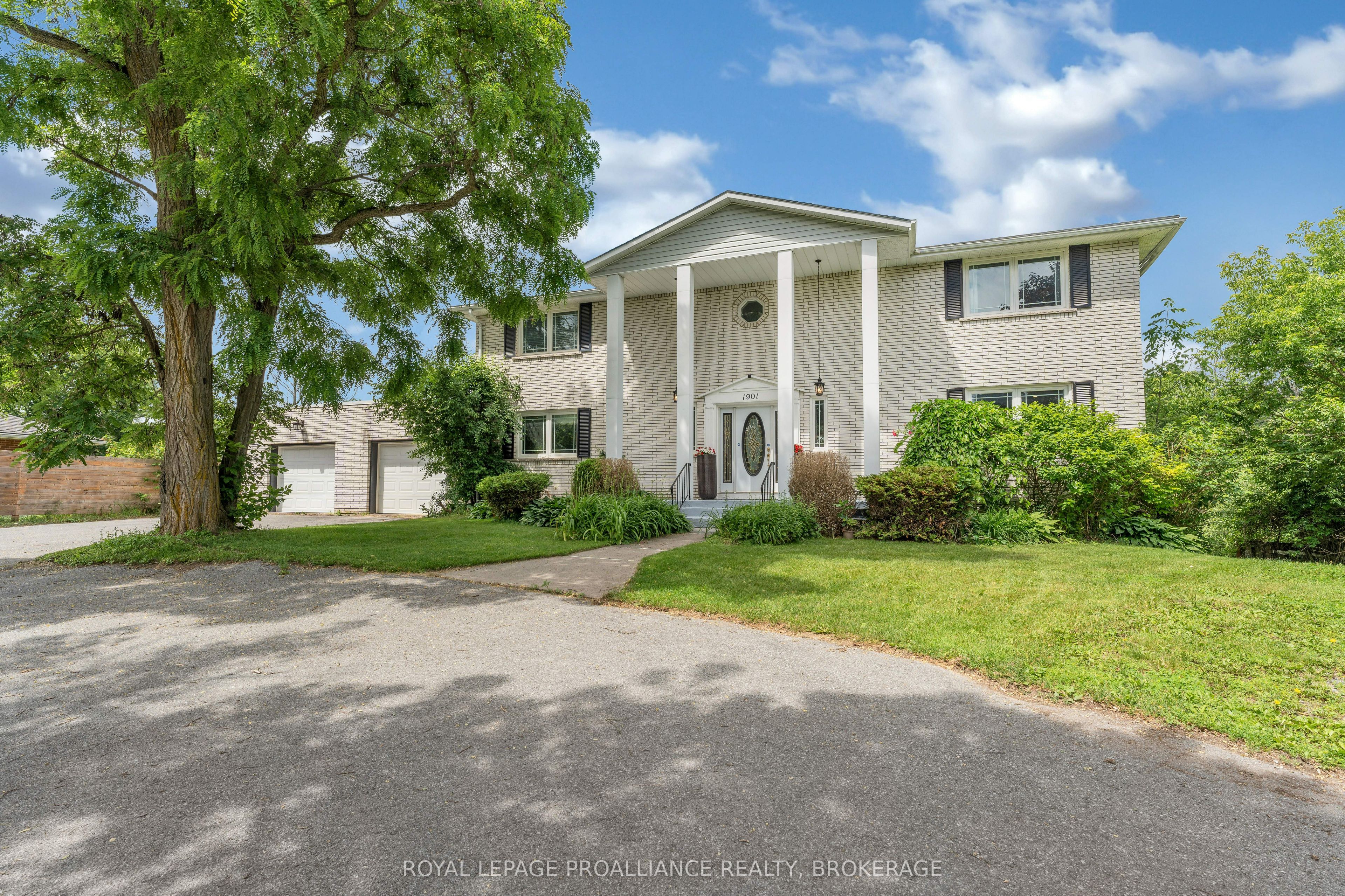 1901 Sydenham Road Property Photo 2