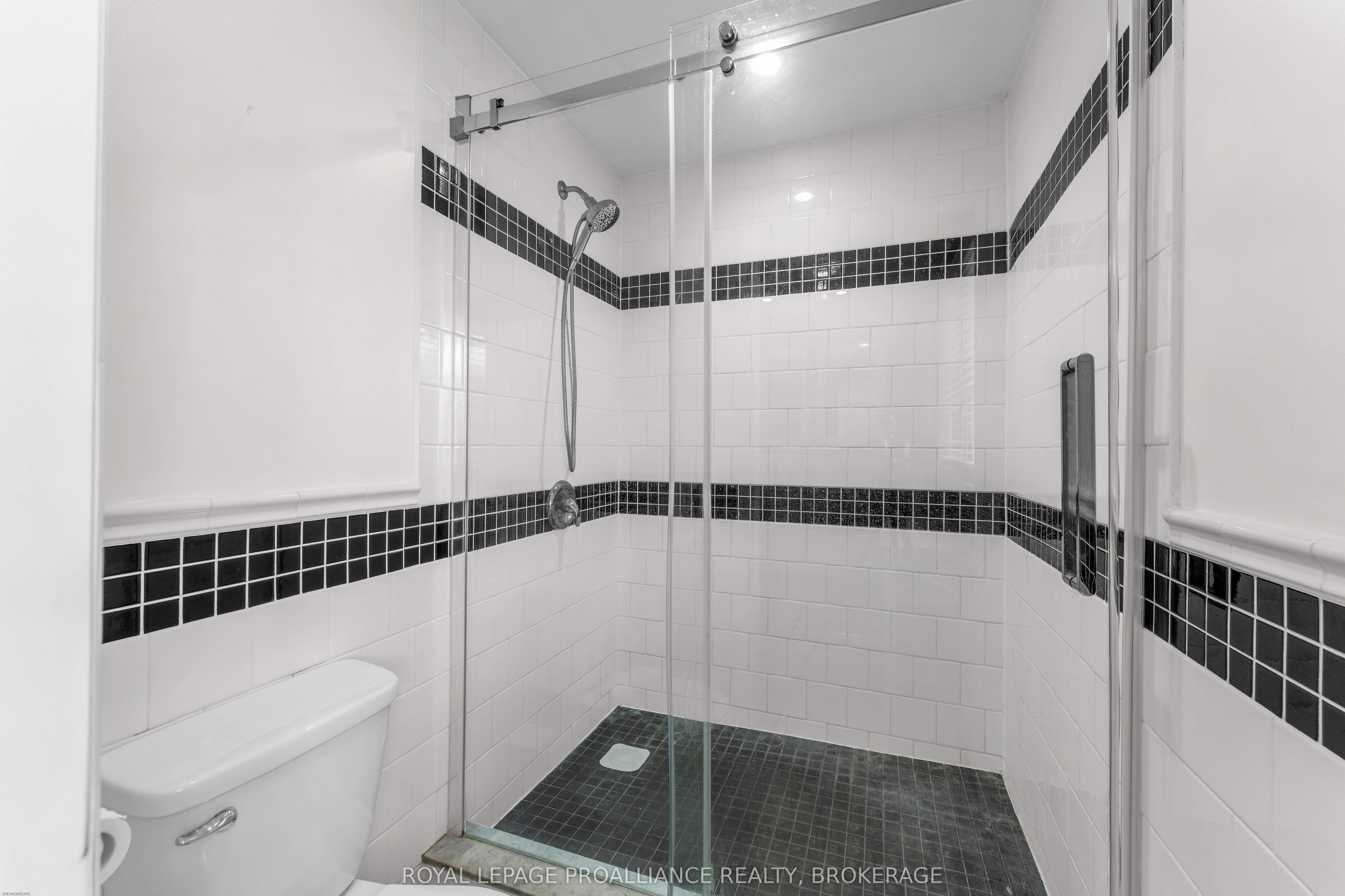 1901 Sydenham Road Property Photo 27