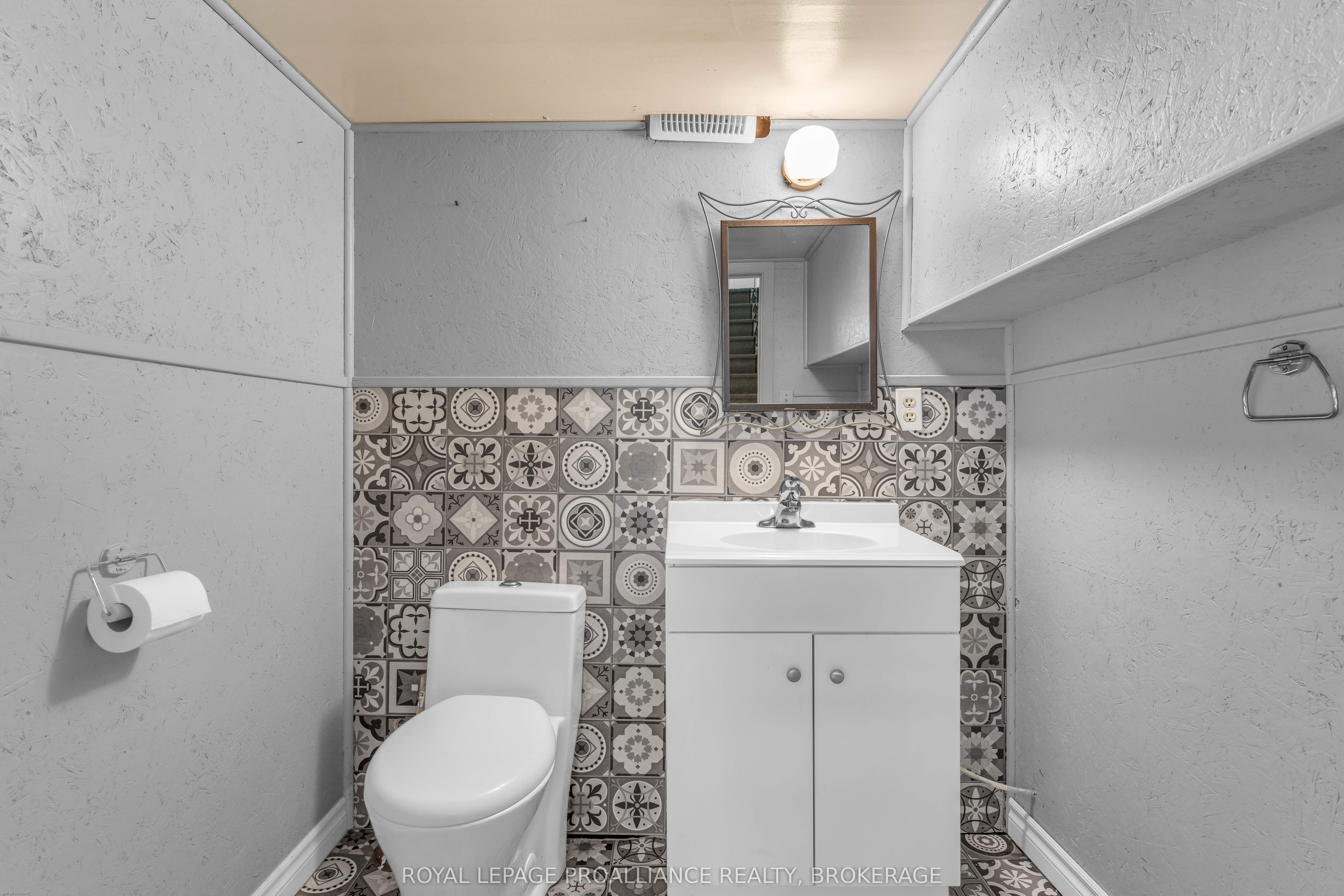 1901 Sydenham Road Property Photo 38