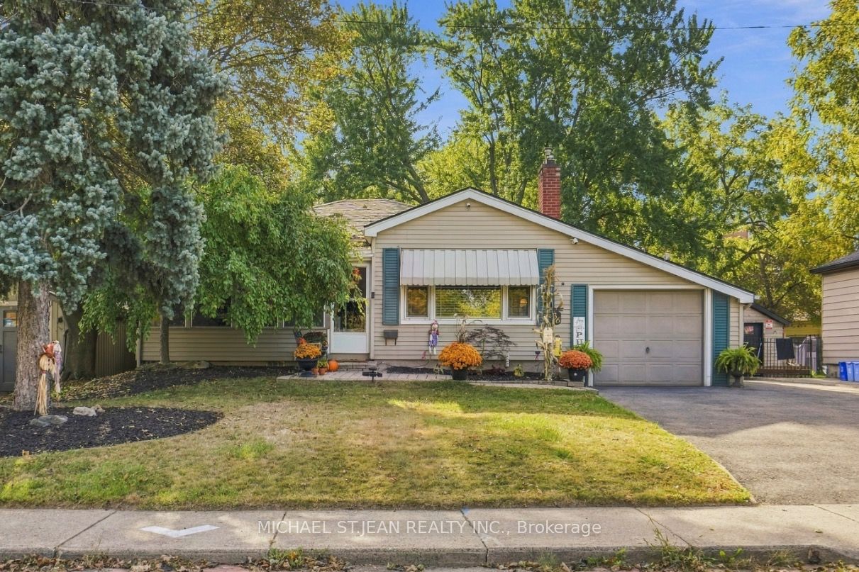 36 Pottruff Road Property Photo 3