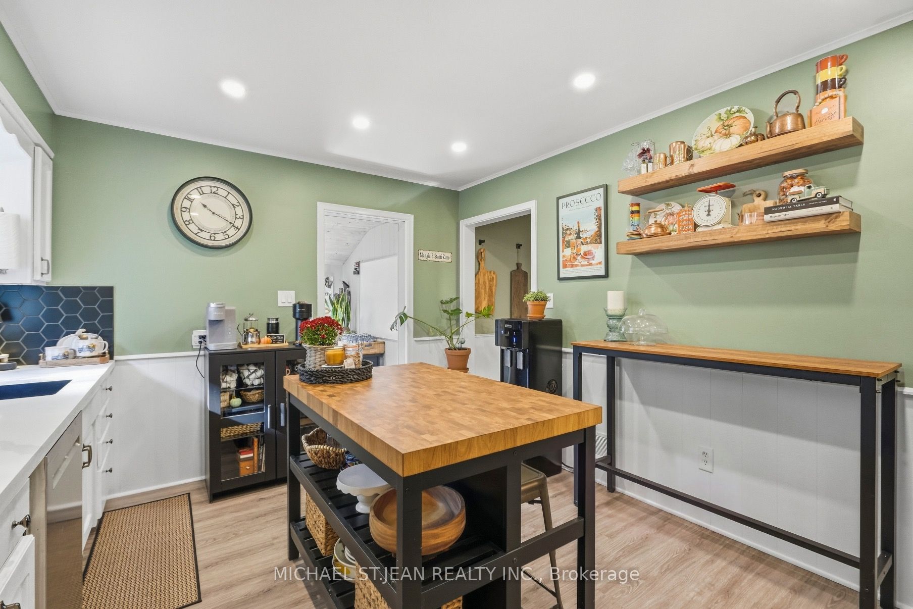 36 Pottruff Road Property Photo 13