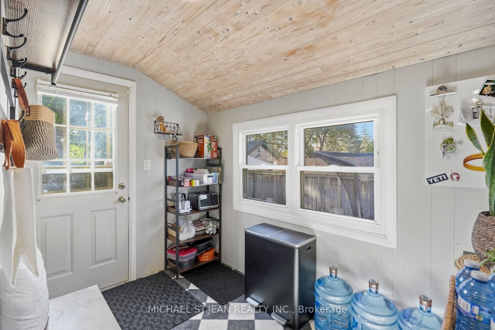 36 Pottruff Road Property Photo 14