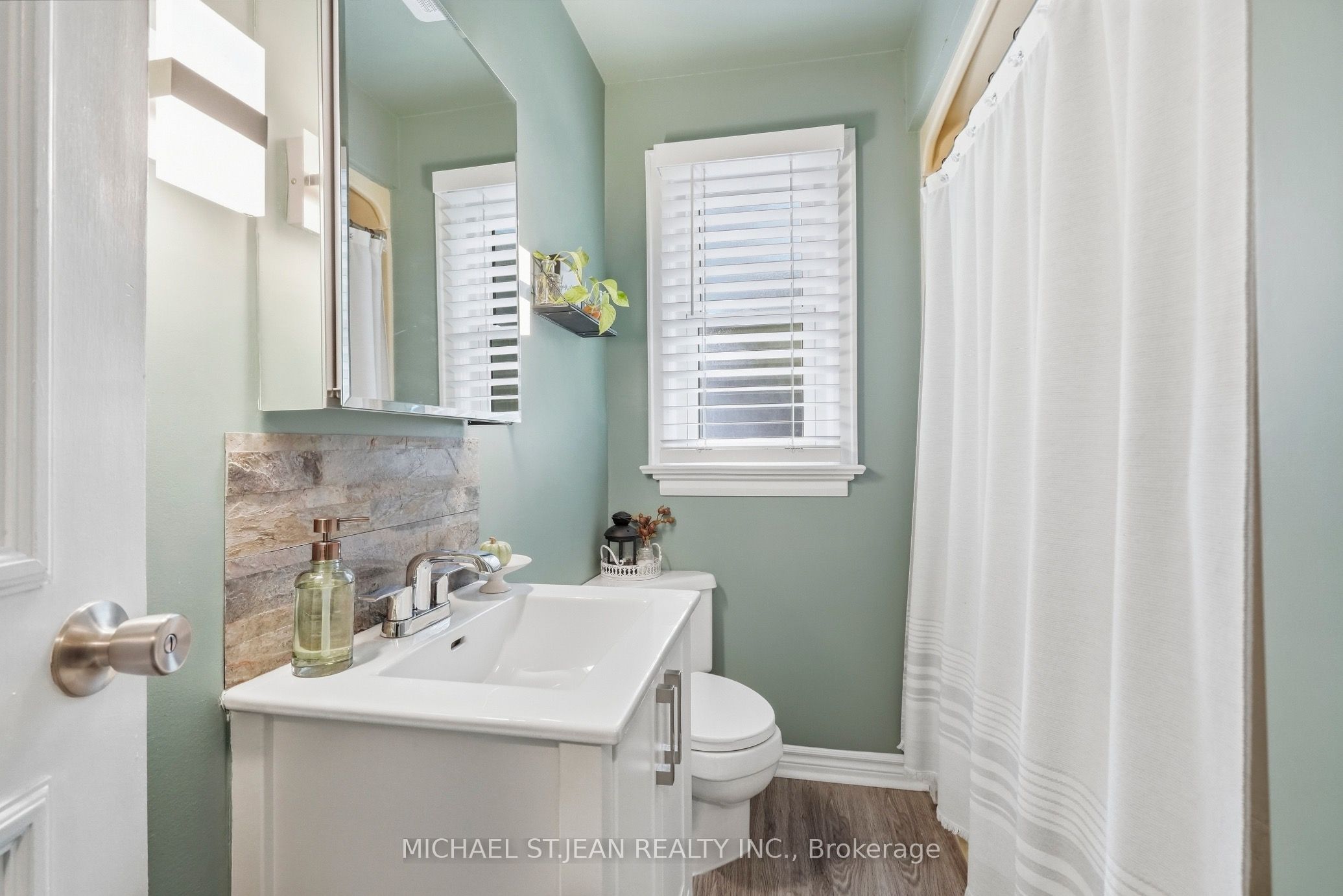 36 Pottruff Road Property Photo 21