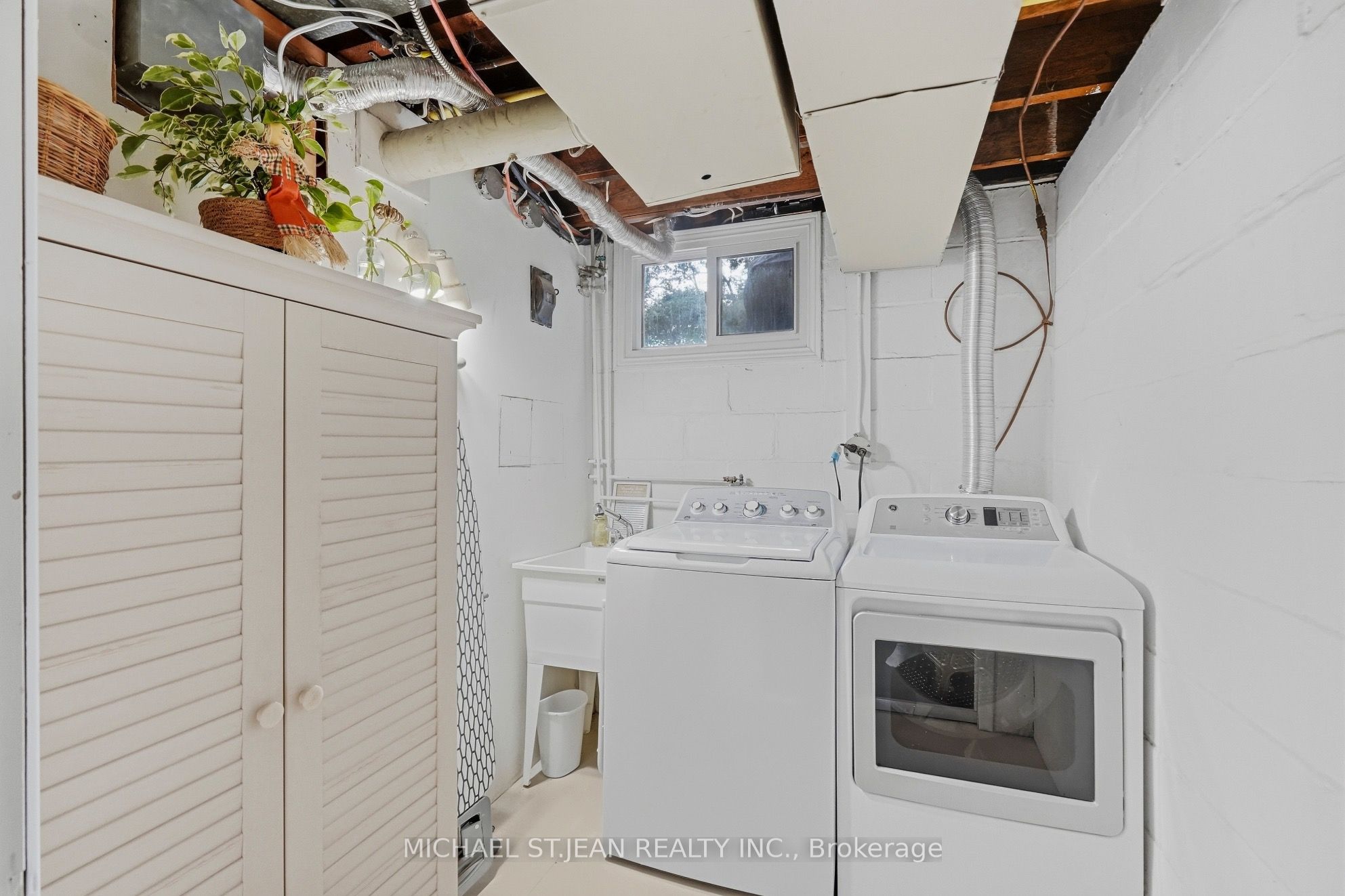 36 Pottruff Road Property Photo 30